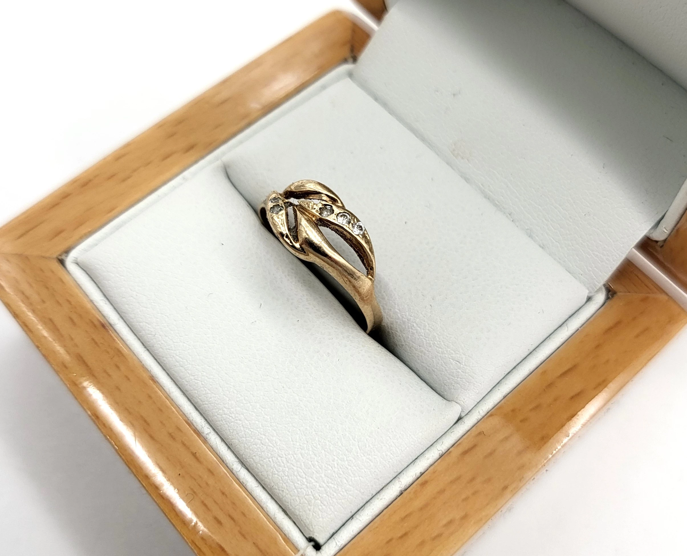 piekny-zloty-pierscionek-r17-ean-gtin-5905868206906