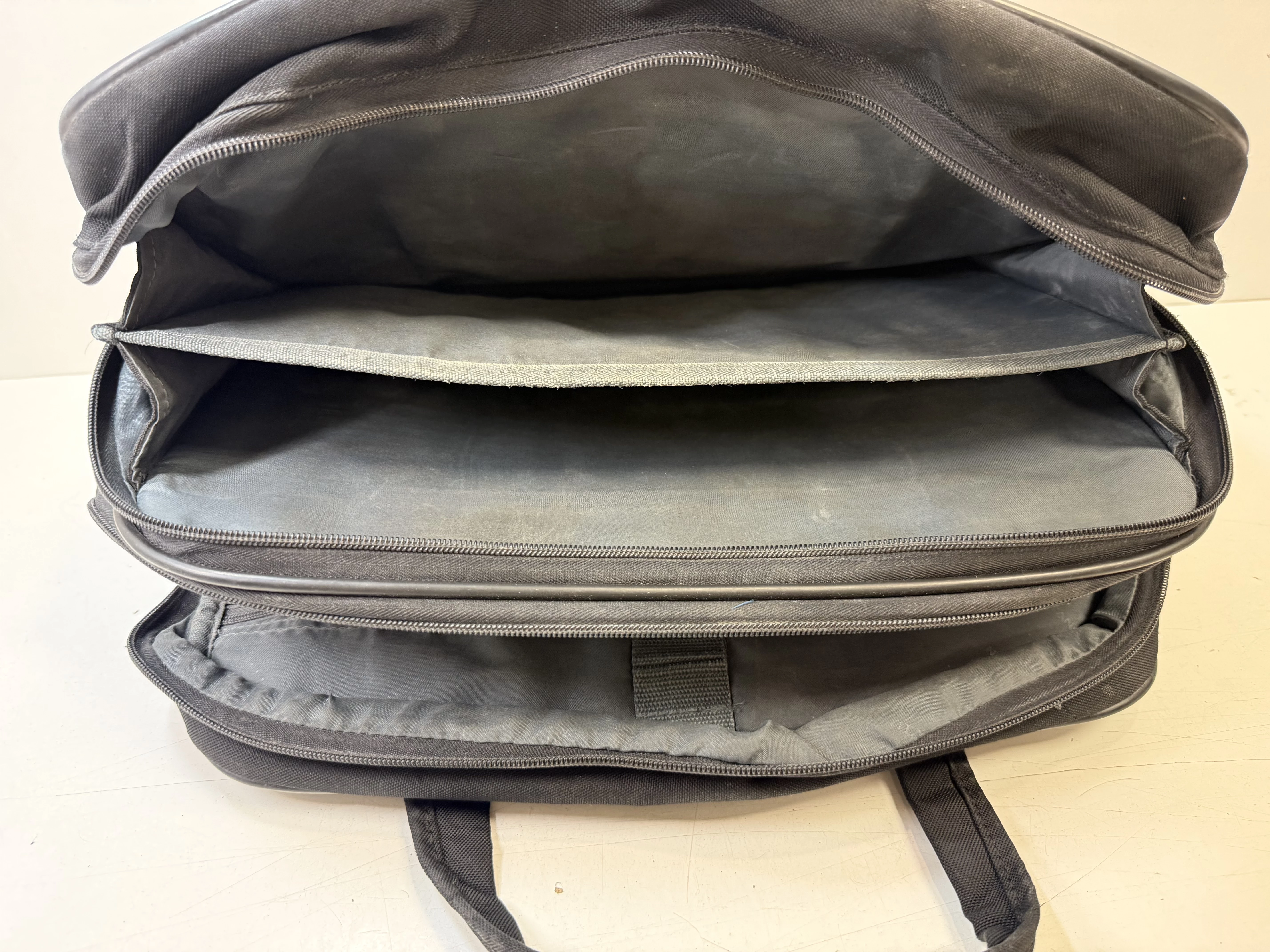 torba-na-laptopa-titan-marka-248811-951675