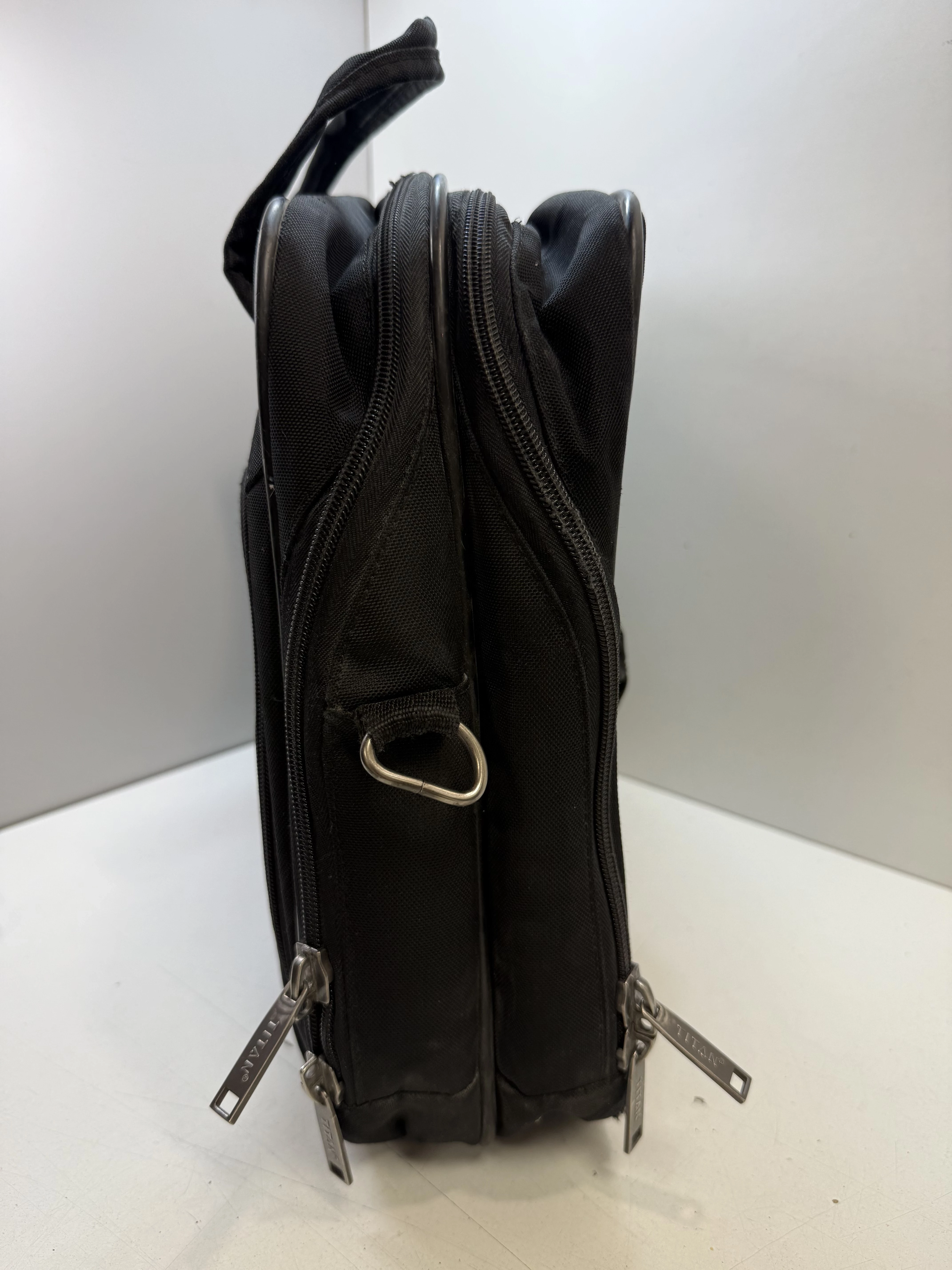 torba-na-laptopa-titan-ean-gtin-4030851105940