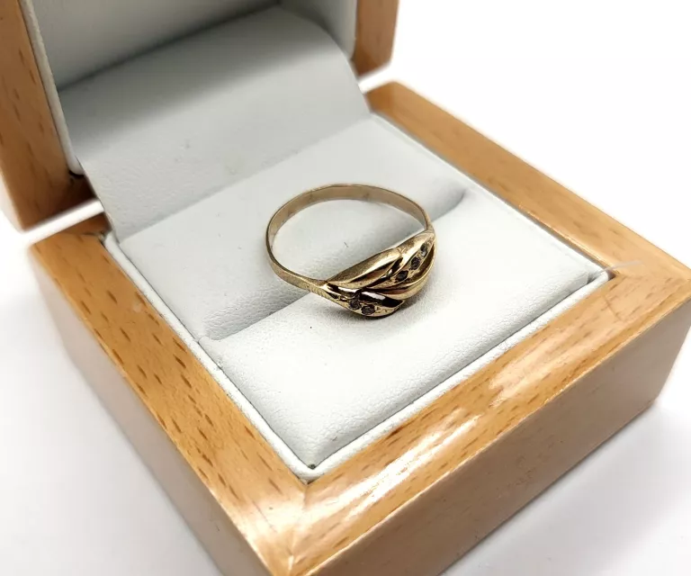 piekny-zloty-pierscionek-r17-kamien-17088-128