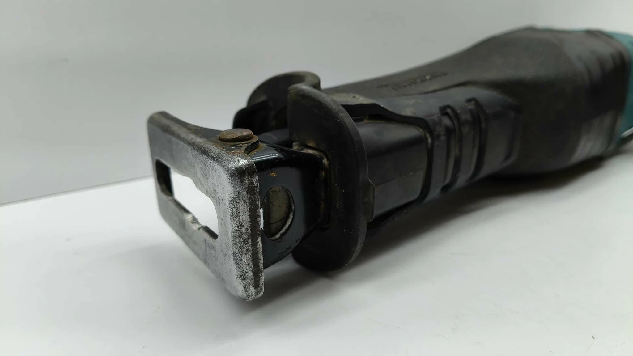 pila-szablasta-makita-djr187-1-bateria-5ah-18v-ladowarka-stan-11323-2