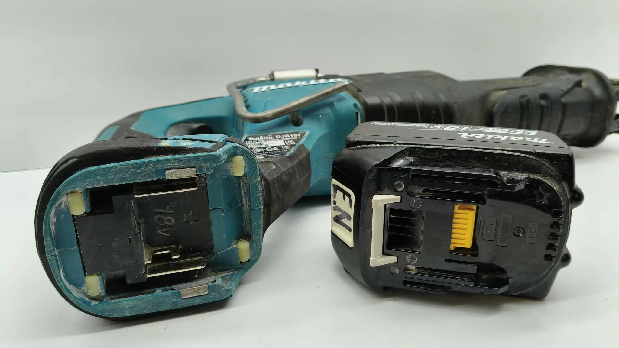 pila-szablasta-makita-djr187-1-bateria-5ah-18v-ladowarka-predkosc-skokowa-300000