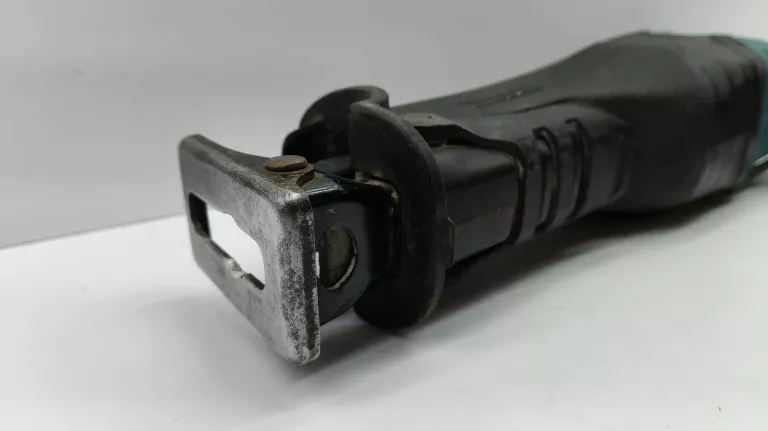 pila-szablasta-makita-djr187-1-bateria-5ah-18v-ladowarka-stan-11323-2