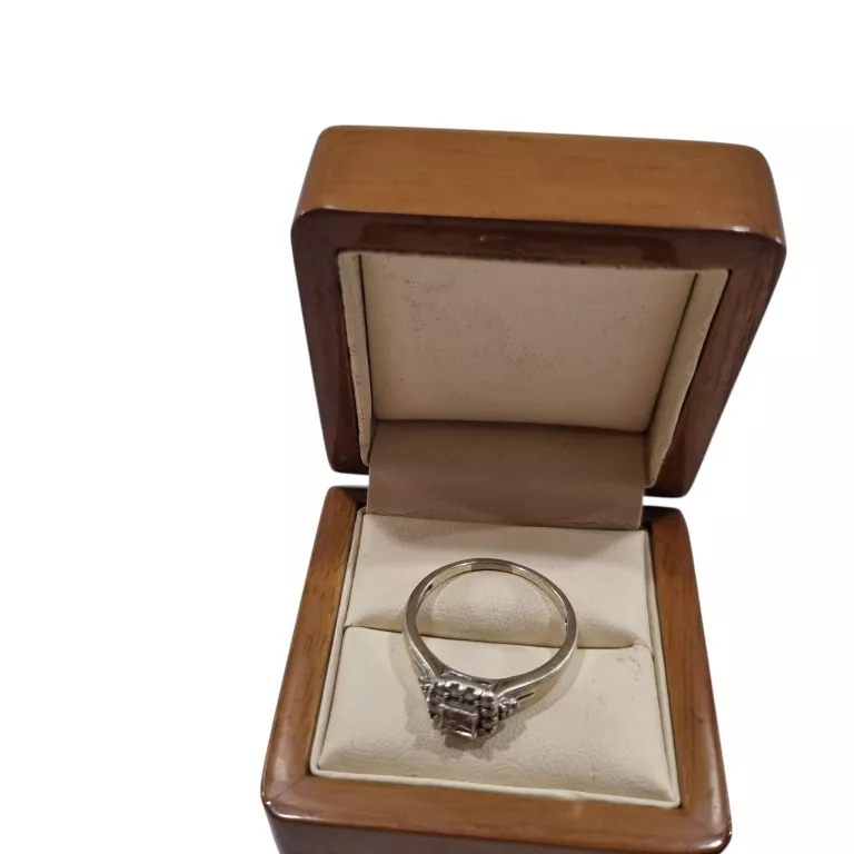 zloty-pierscionek-322g-333-material-15835-2