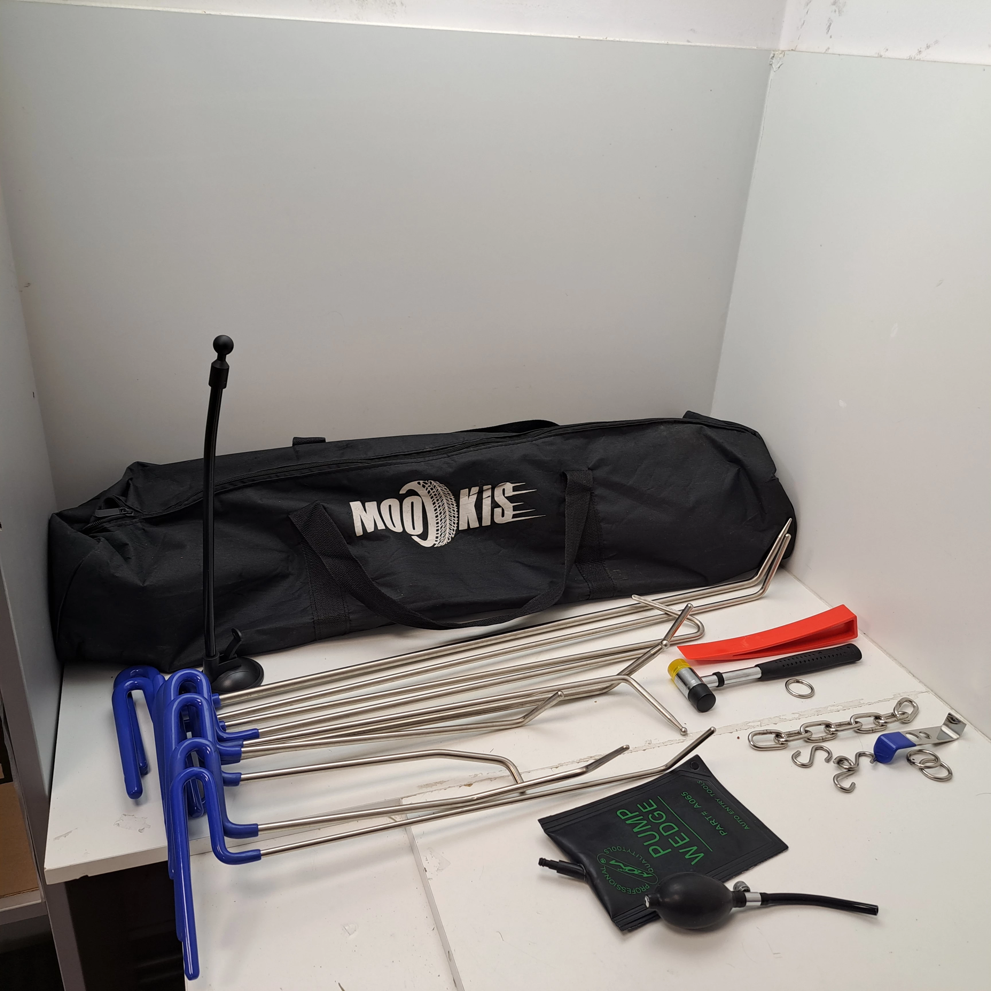 zestaw-do-awaryjnego-otwierania-auta-stan-11323-2