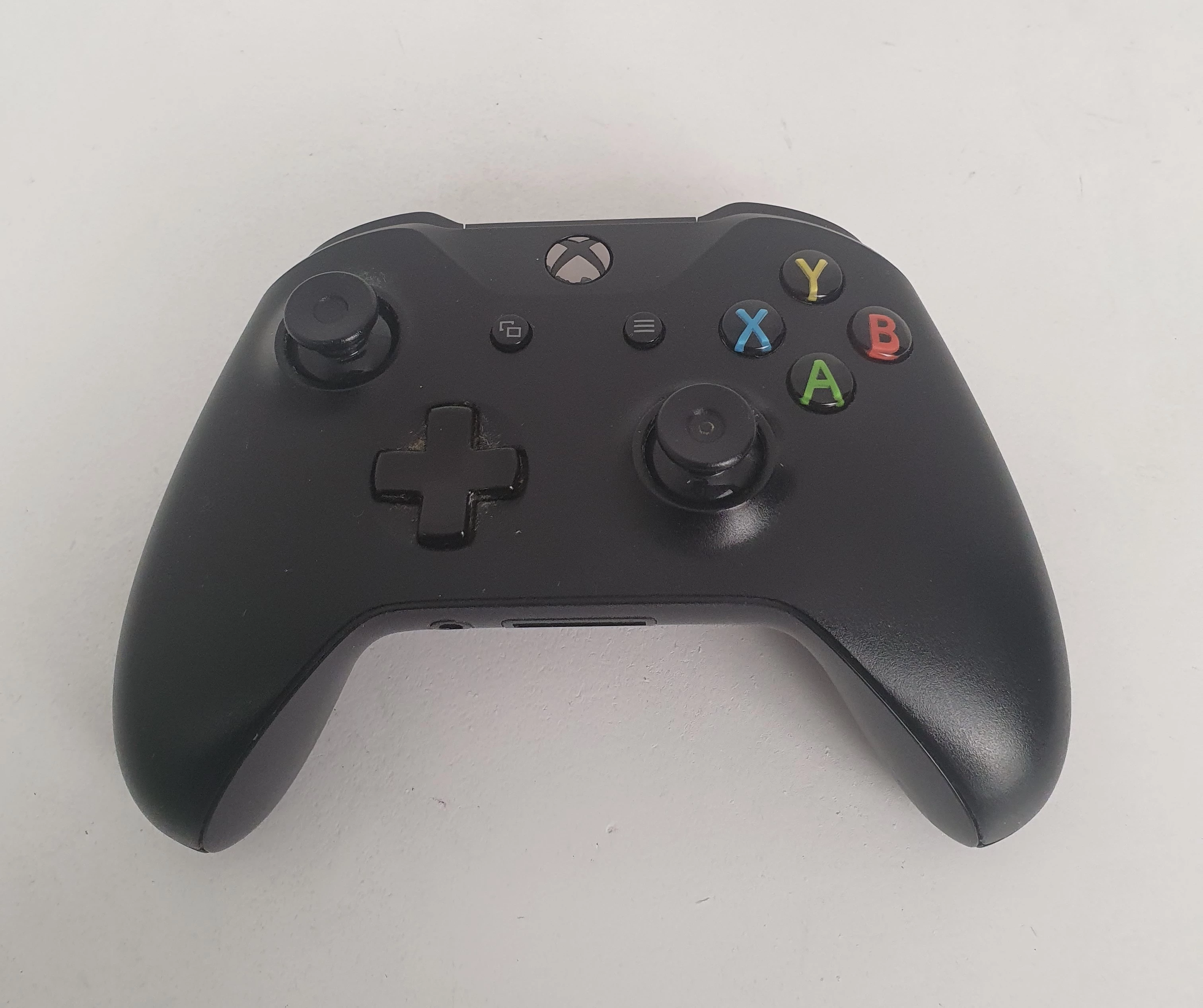 konsola-microsoft-xbox-one-x-1tb-stan-11323-2