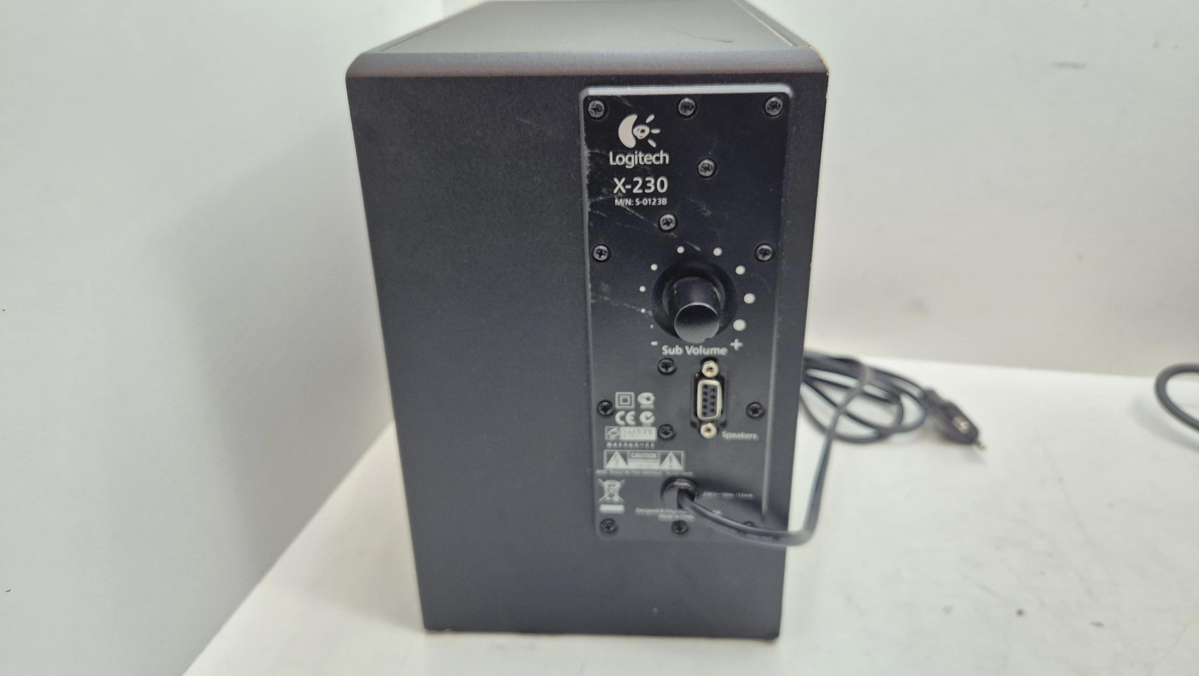 zestaw-glosnikow-21-logitech-x-230-6-w-czarny-stan-11323-2