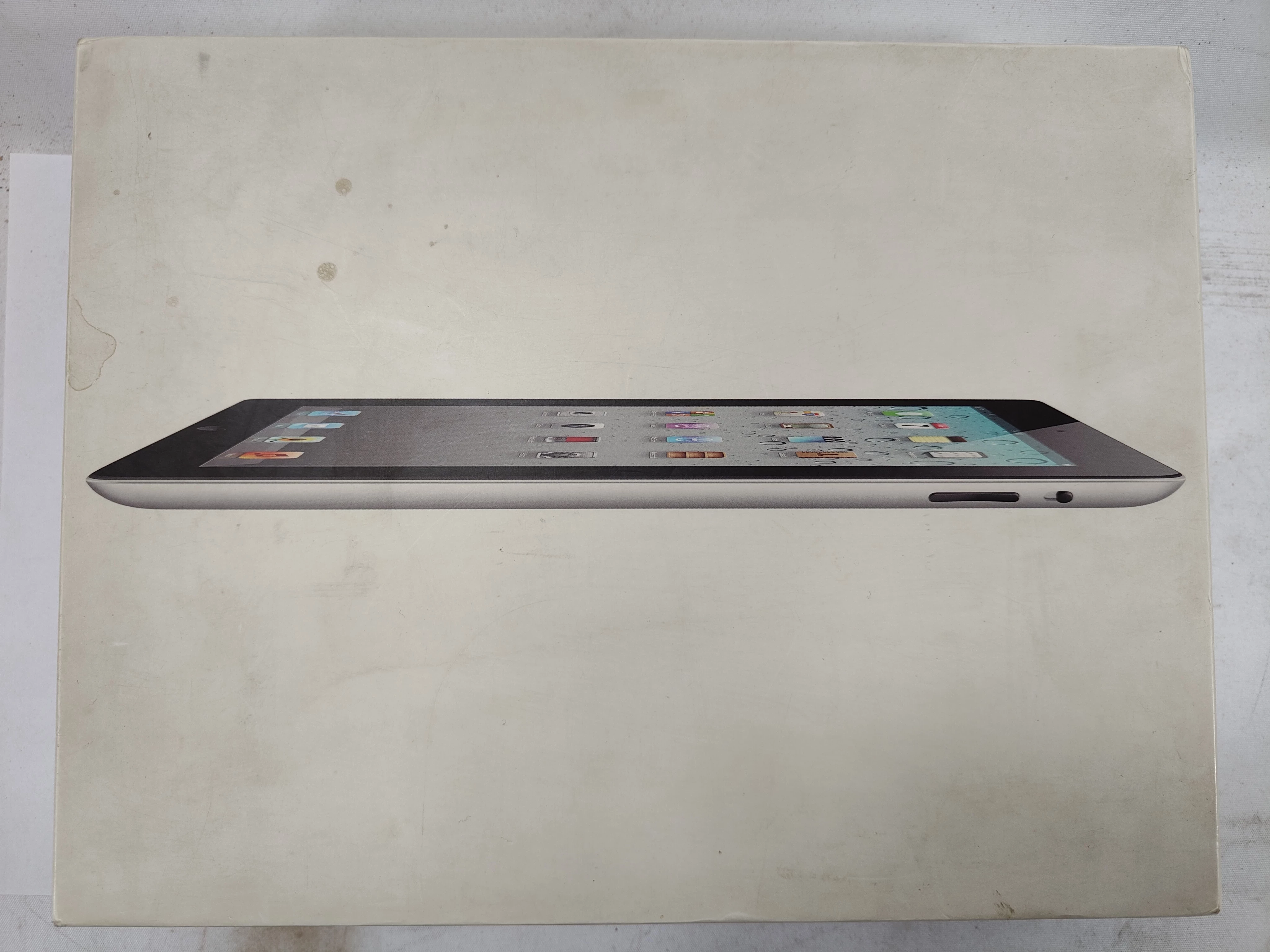 tablet-apple-ipad-2-a1396-97-512-mb-16-gb-pudelko-kabel-ladujacy-plac-3-maja-6-sj-luban-kamp