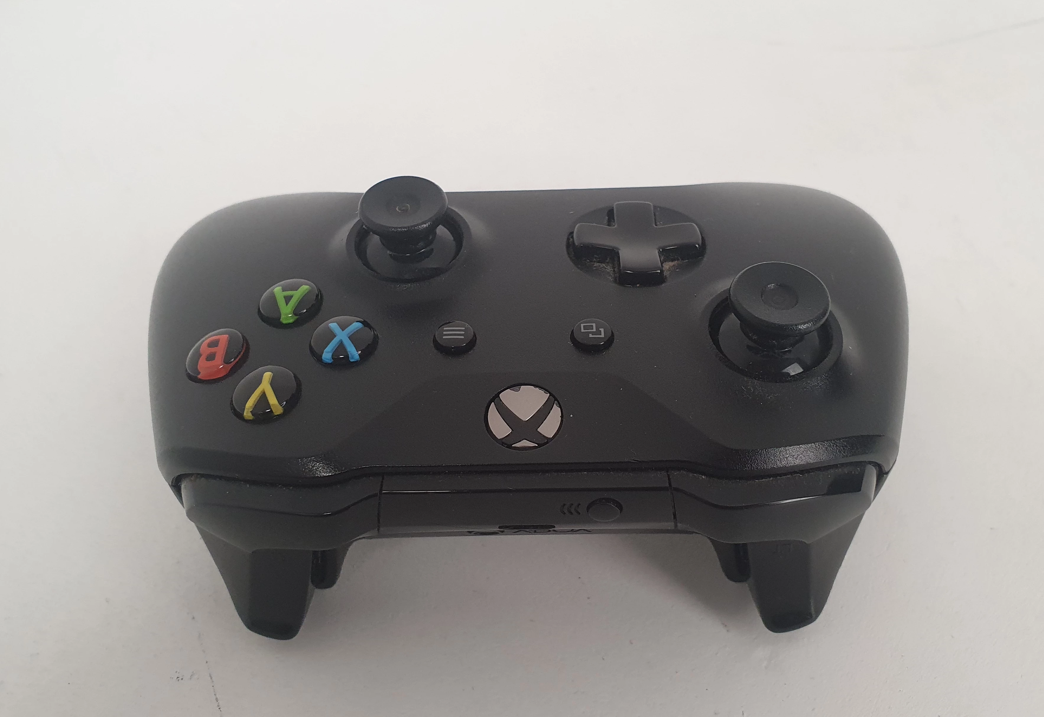 konsola-microsoft-xbox-one-x-1tb-wersja-konsoli-130591-225650