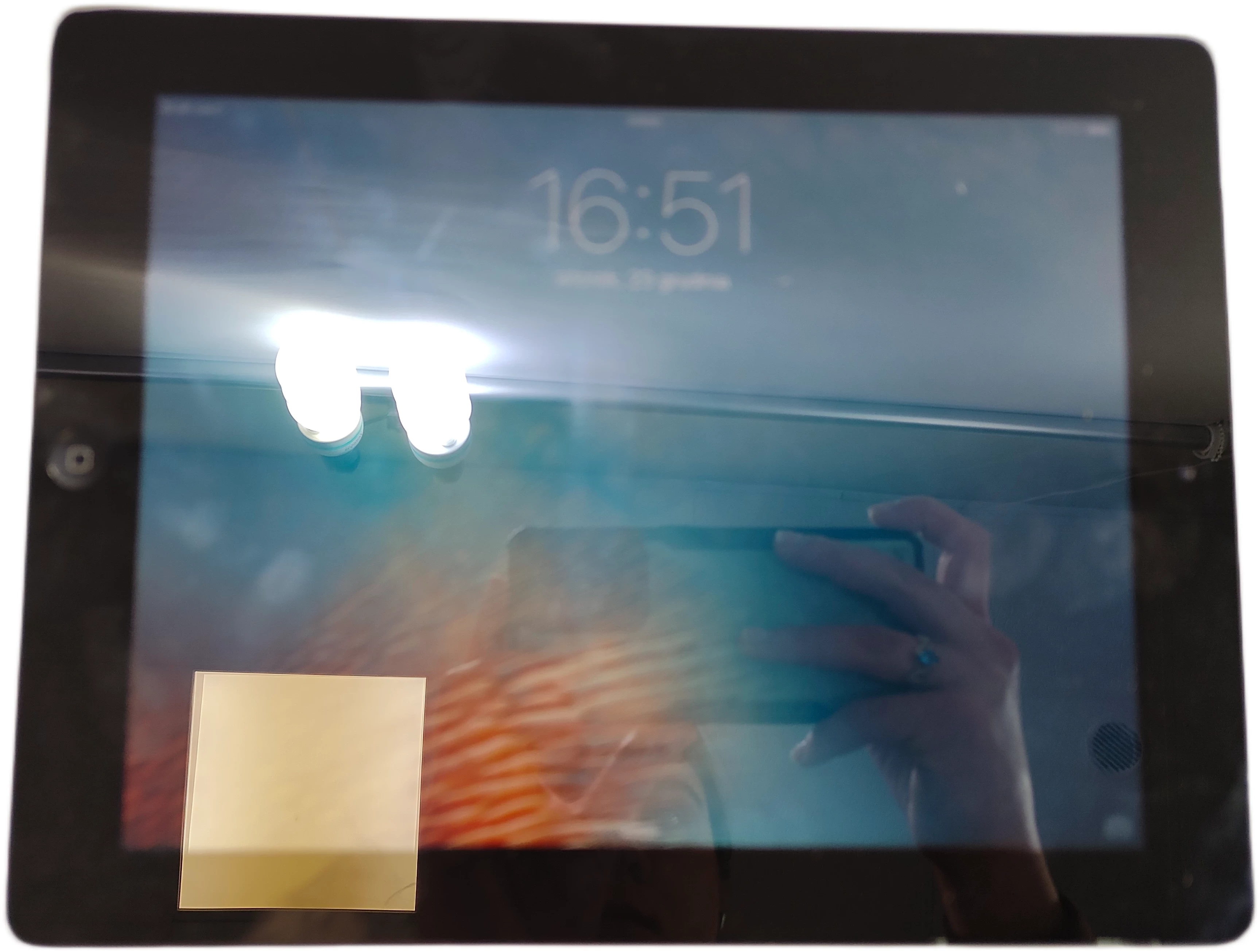 tablet-apple-ipad-2-a1396-97-512-mb-16-gb-pudelko-kabel-ladujacy-komunikacja-219-2