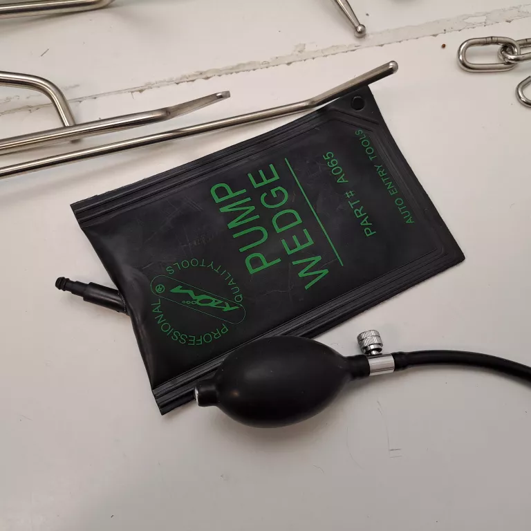 zestaw-do-awaryjnego-otwierania-auta-kod-producenta-4069700168881