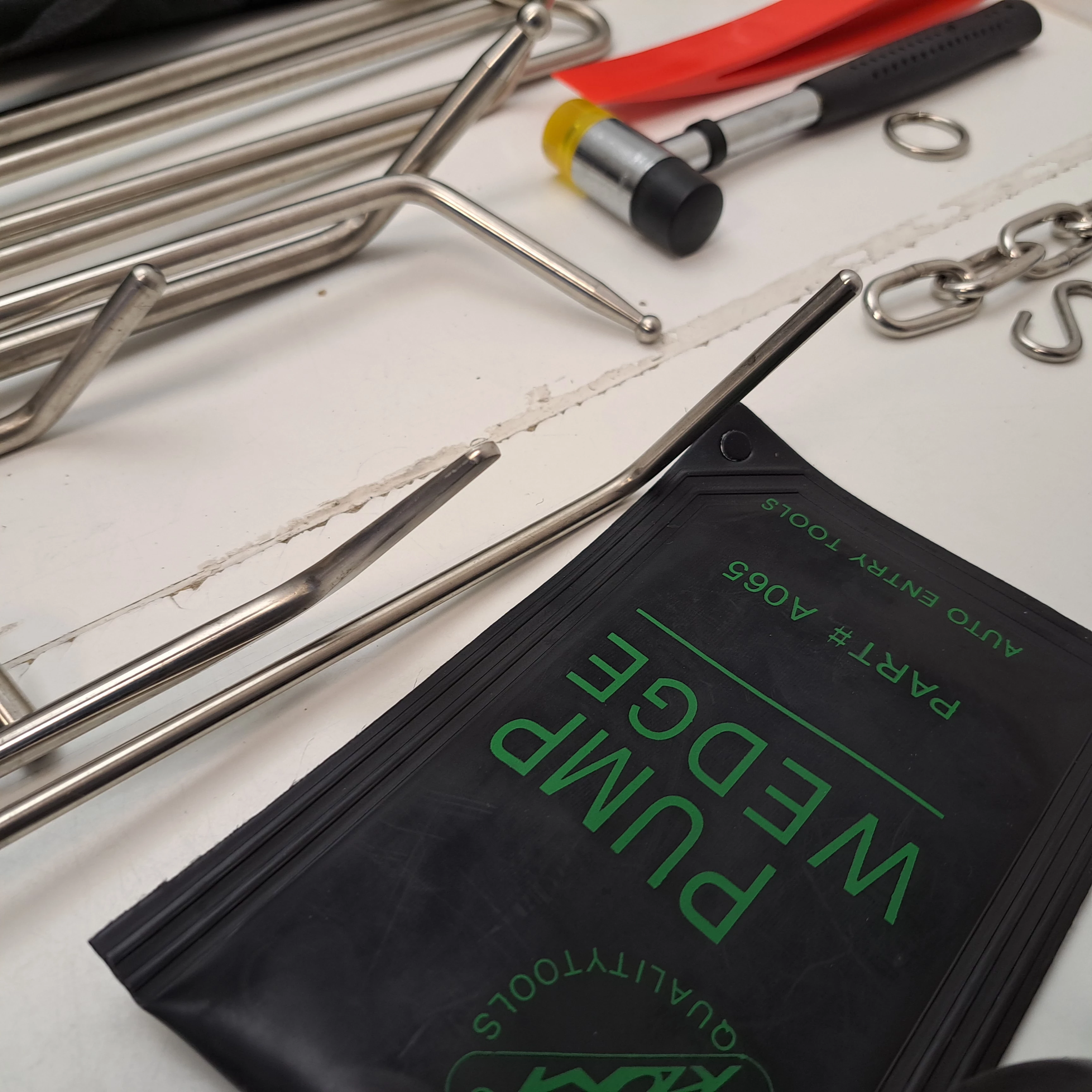 zestaw-do-awaryjnego-otwierania-auta-product-id-5adfea00-47f2-4dd3-93de-88f7e47d0a79