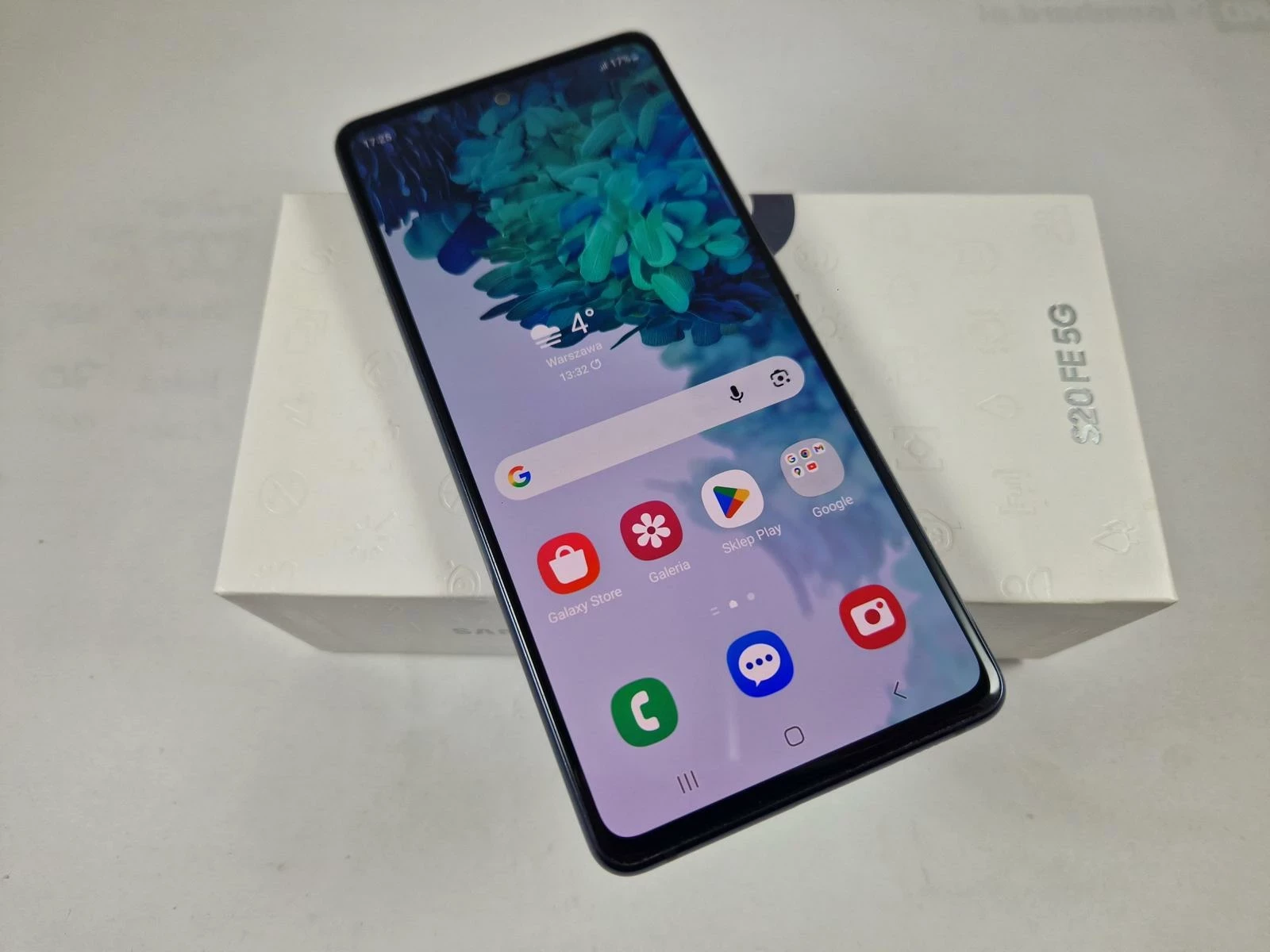 samsung-galaxy-s20-fe-5g-128gb-pudelko-ladny-wielka-rzeznicka-1-srem-centrum