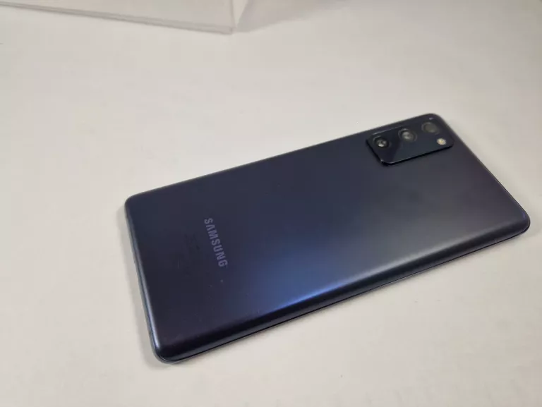 samsung-galaxy-s20-fe-5g-128gb-pudelko-ladny-przekatna-ekranu-650