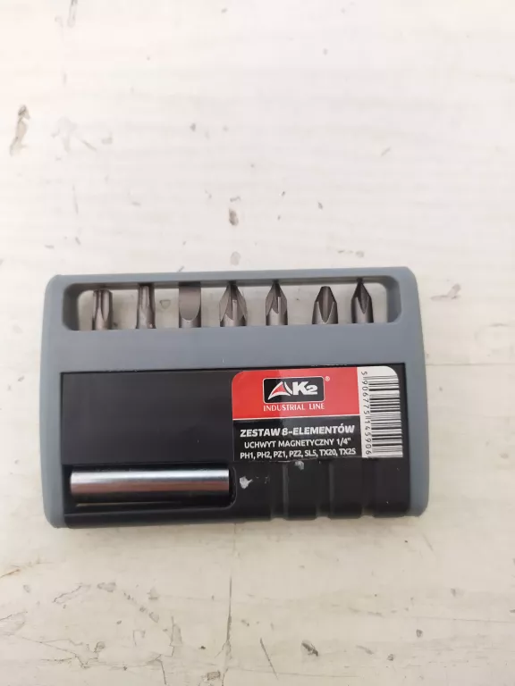zestaw-8-bitow-uchwyt-magnetyczny-k2-osiedle-kombatantow-7c-krakow