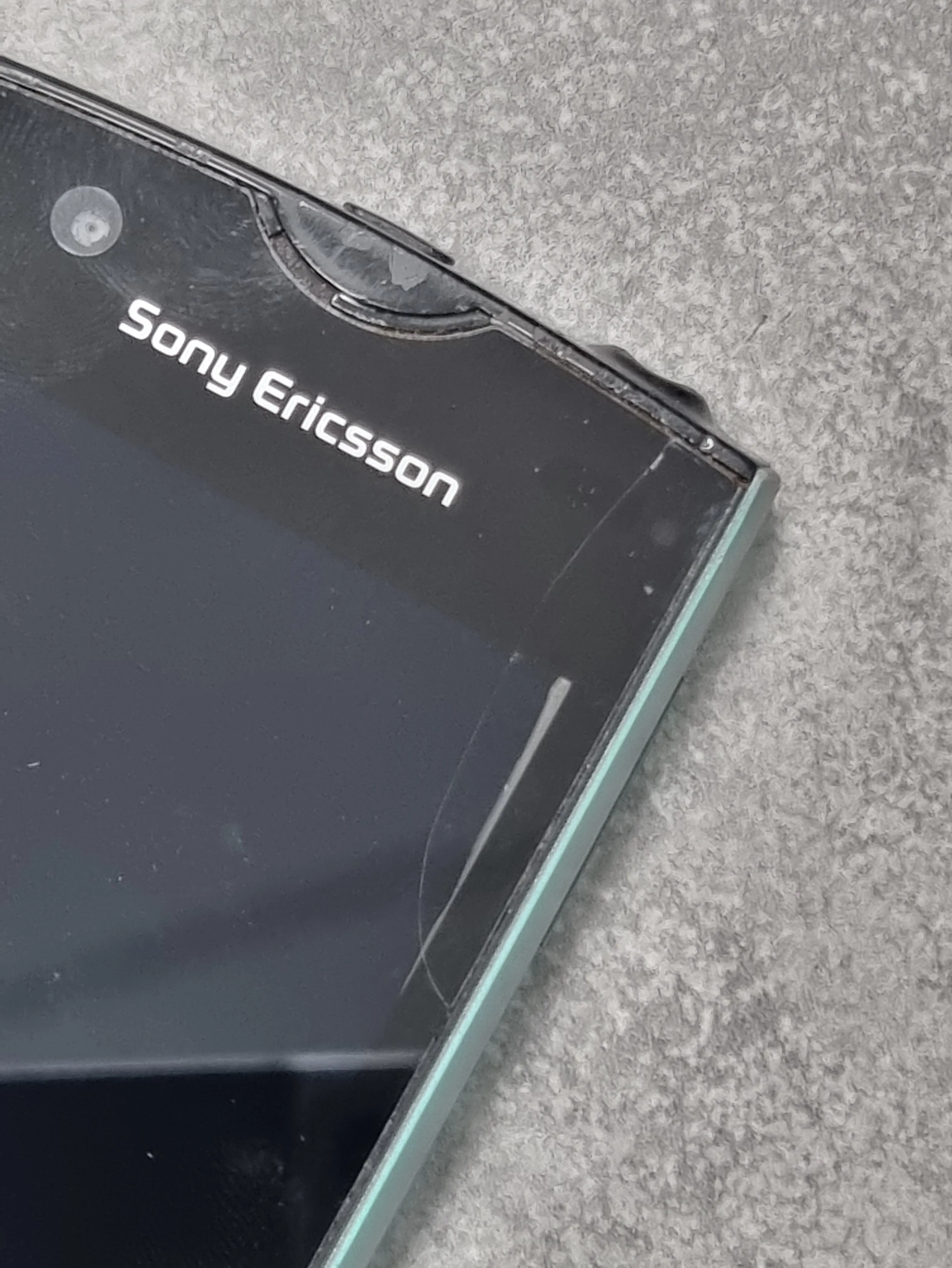 telefon-sony-ericsson-st18i-wbudowana-pamiec-202869-233054