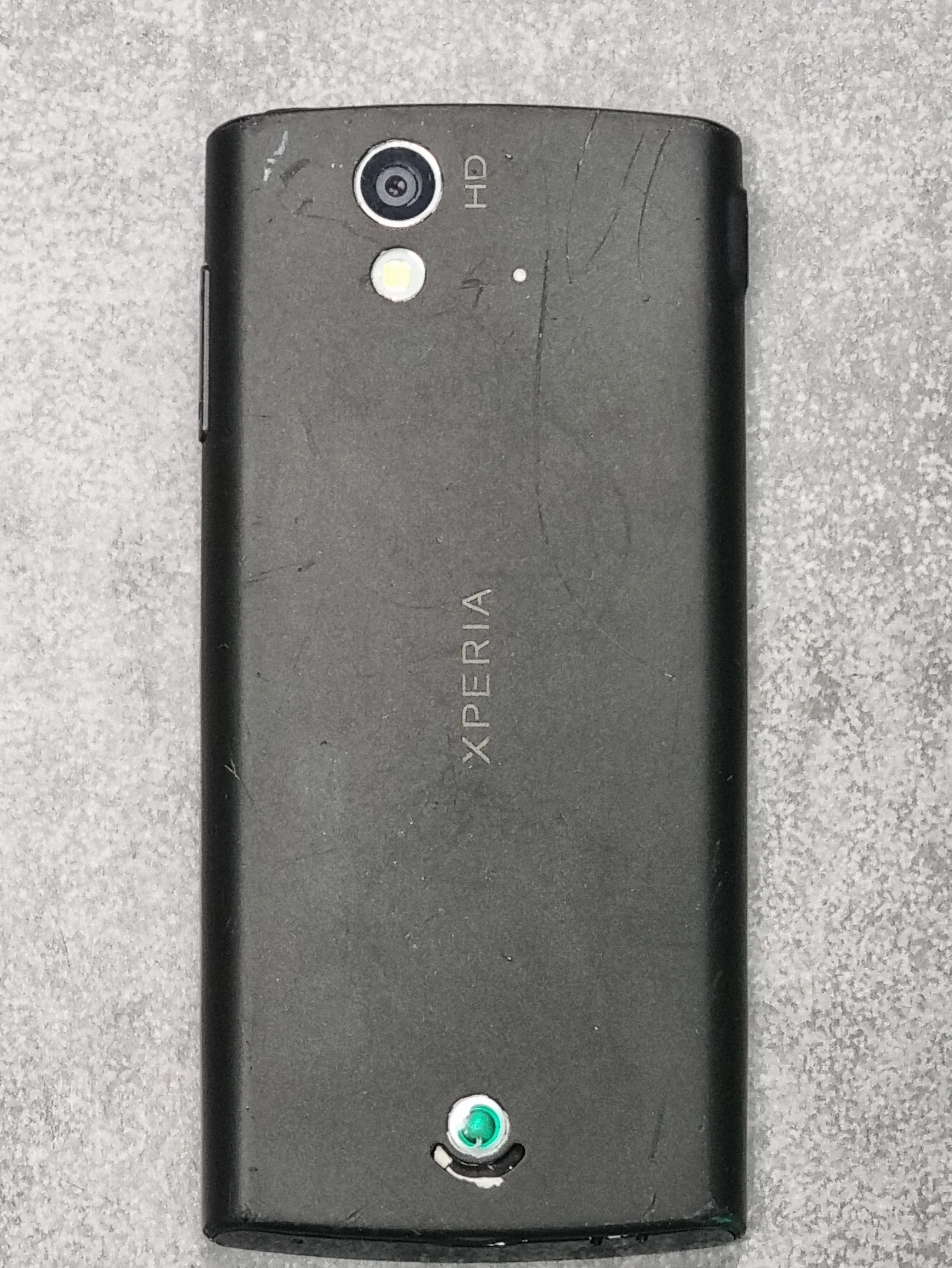 telefon-sony-ericsson-st18i-typ-202685-212933