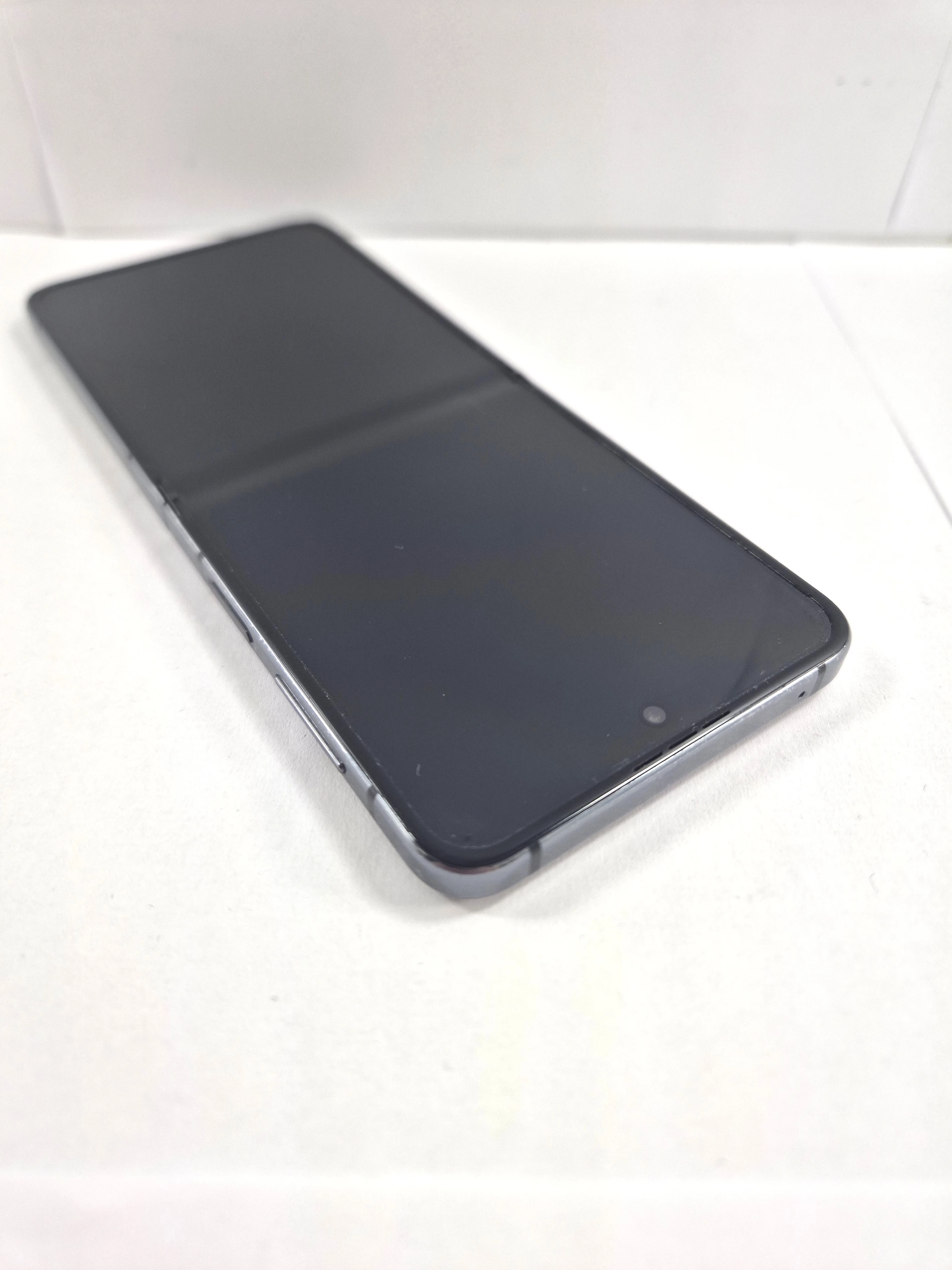 telefon-samsung-galaxy-z-flip5-8256gb-pamiec-ram-202865-214113