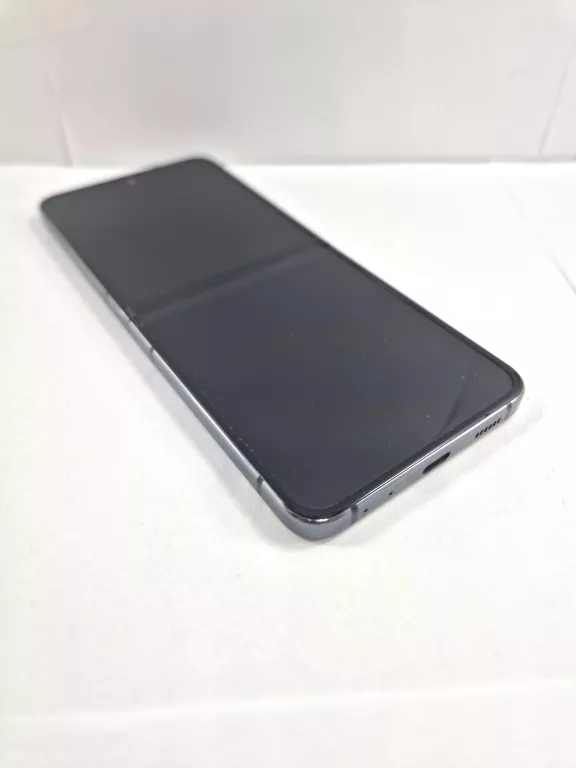telefon-samsung-galaxy-z-flip5-8256gb-przekatna-ekranu-670