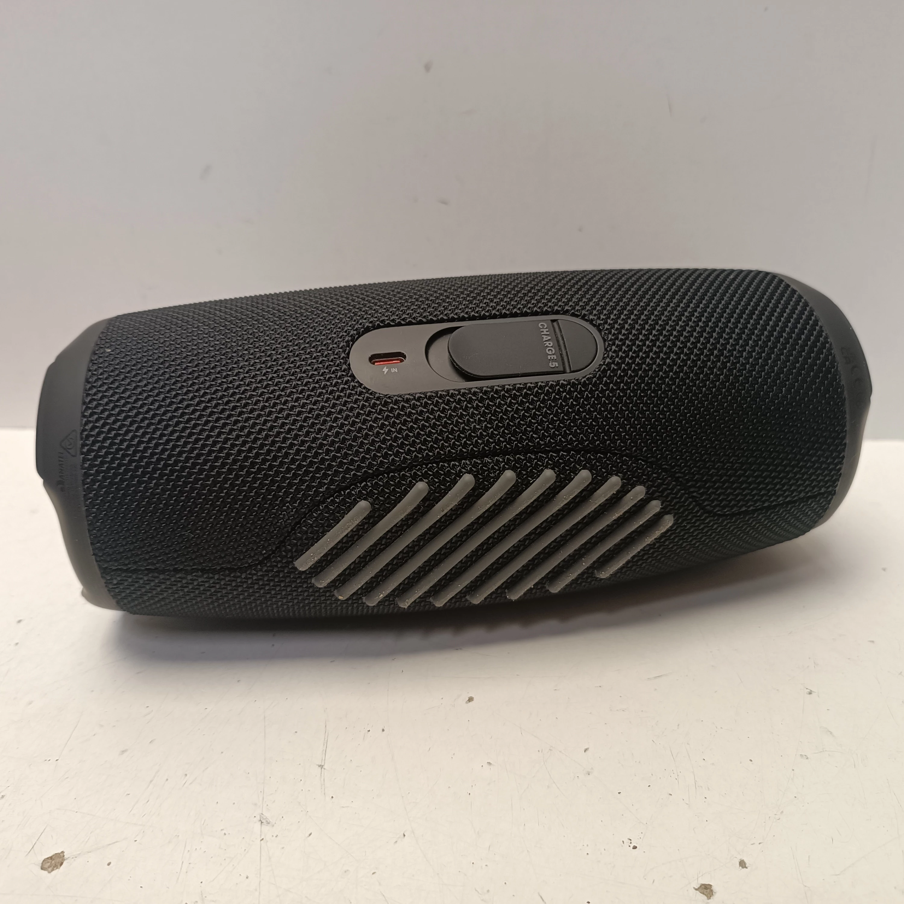 glosnik-jbl-charge-5-zasilanie-209202-1769478