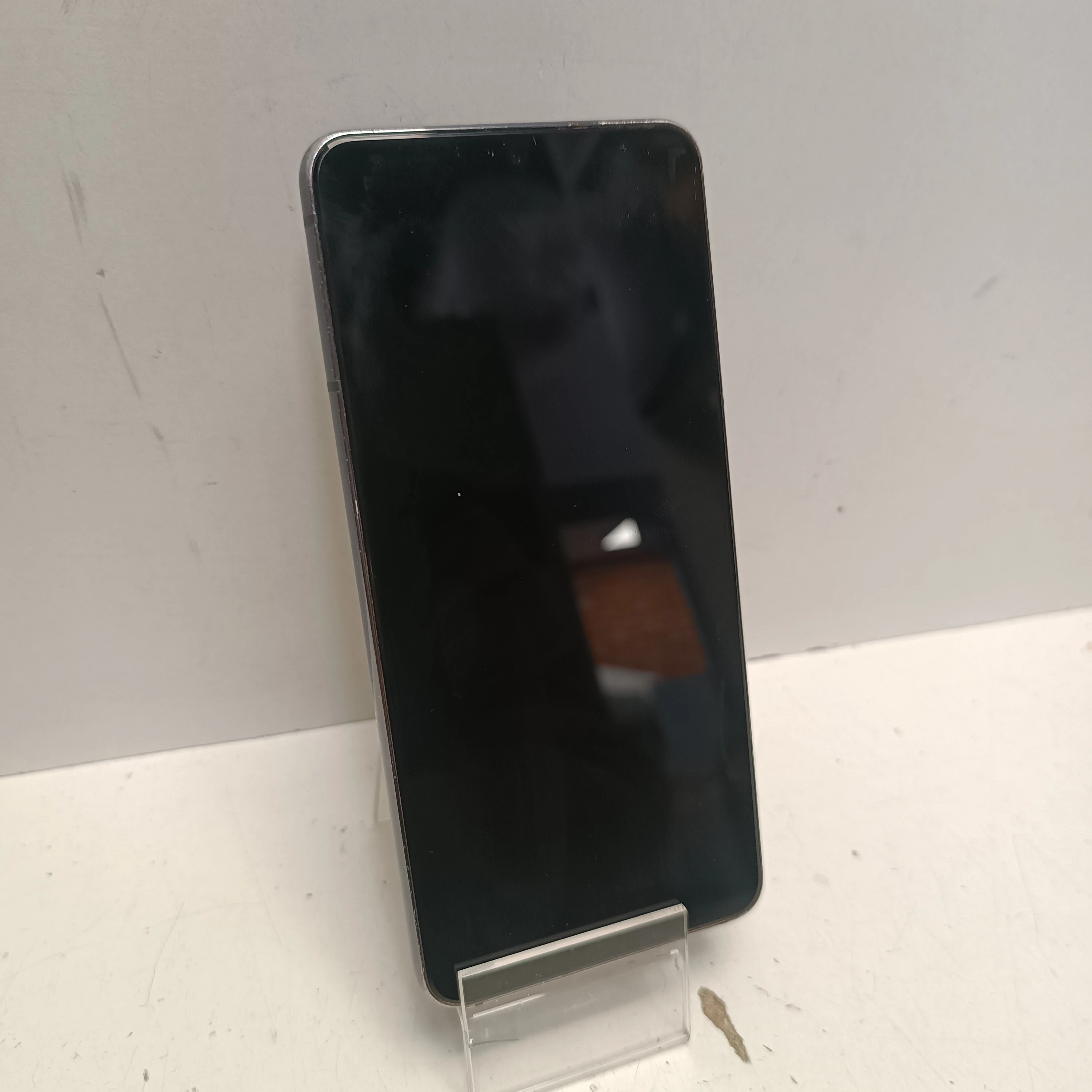 telefon-samsung-galaxy-s21-8128gb-kod-producenta-sm-g991bzadeue