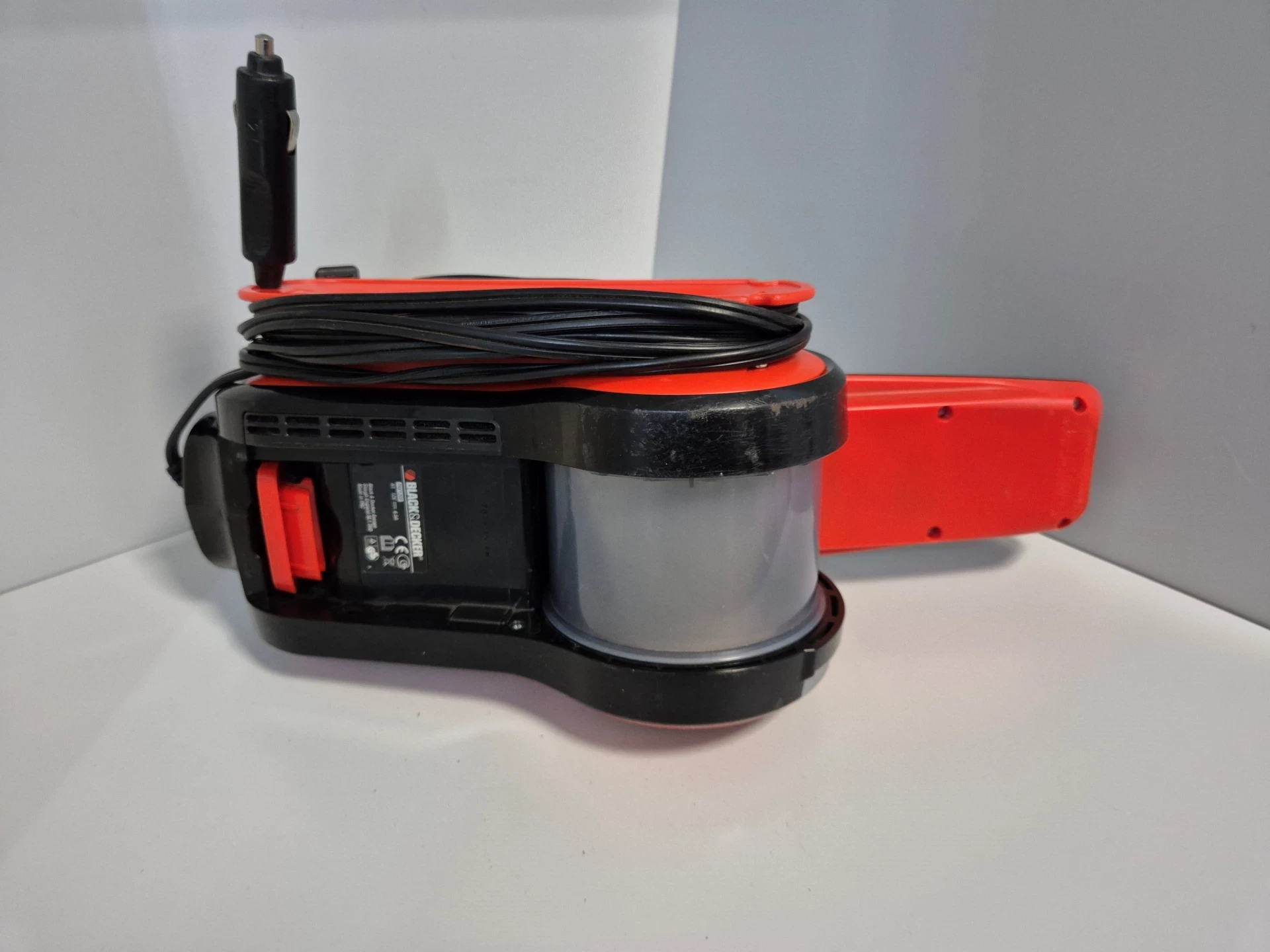 odkurzacz-samochodowy-blackdecker-pav1205-12v-model-pav1205