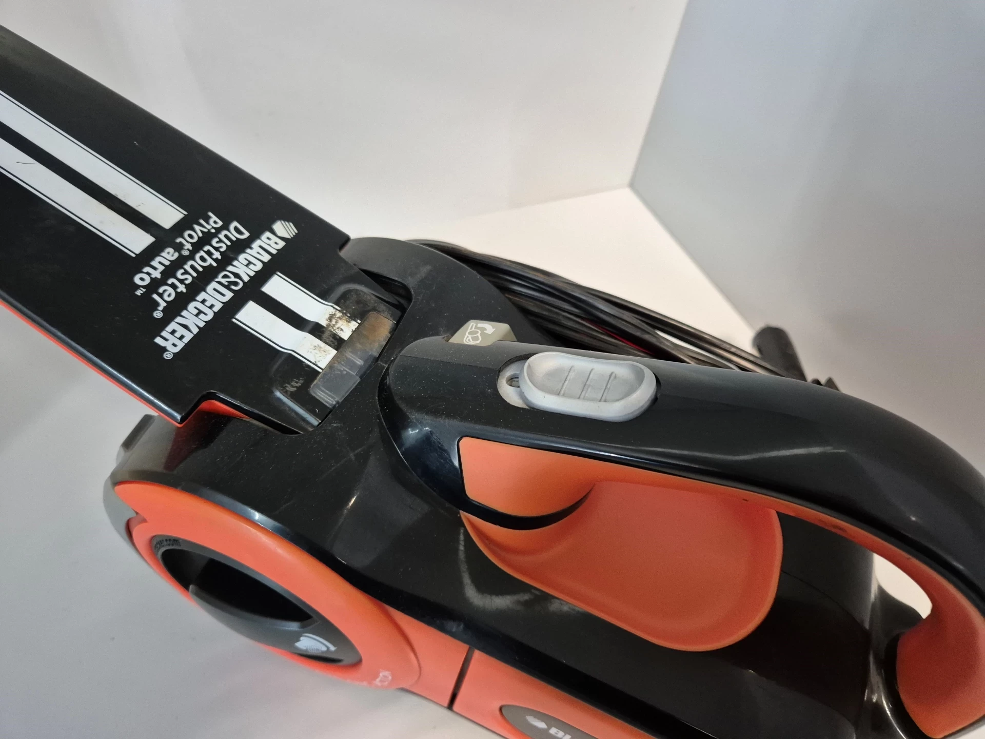 odkurzacz-samochodowy-blackdecker-pav1205-12v-moc-1100