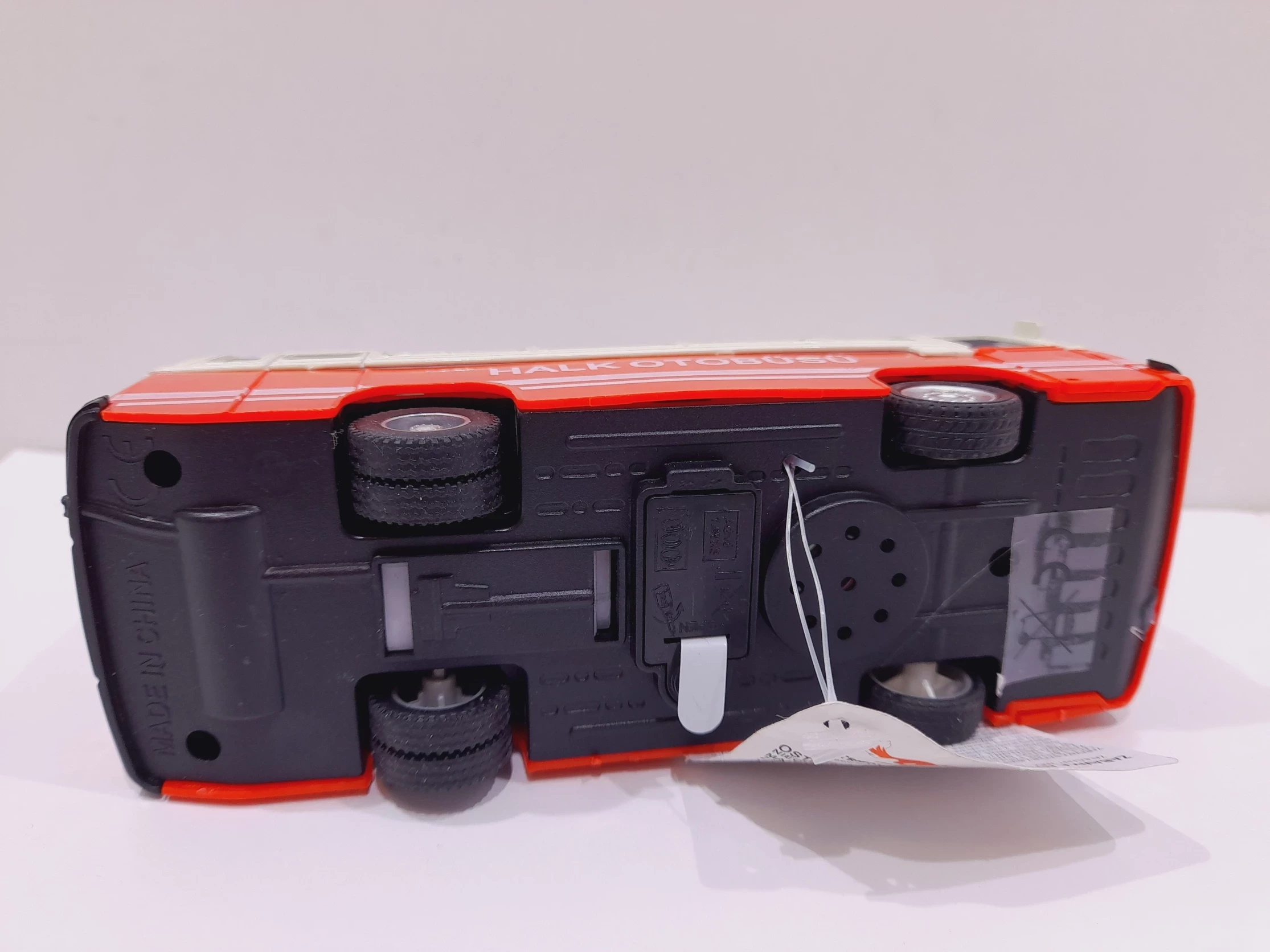 autobus-metalowy-dla-dzieci-zabawka-marka-248811-1964853