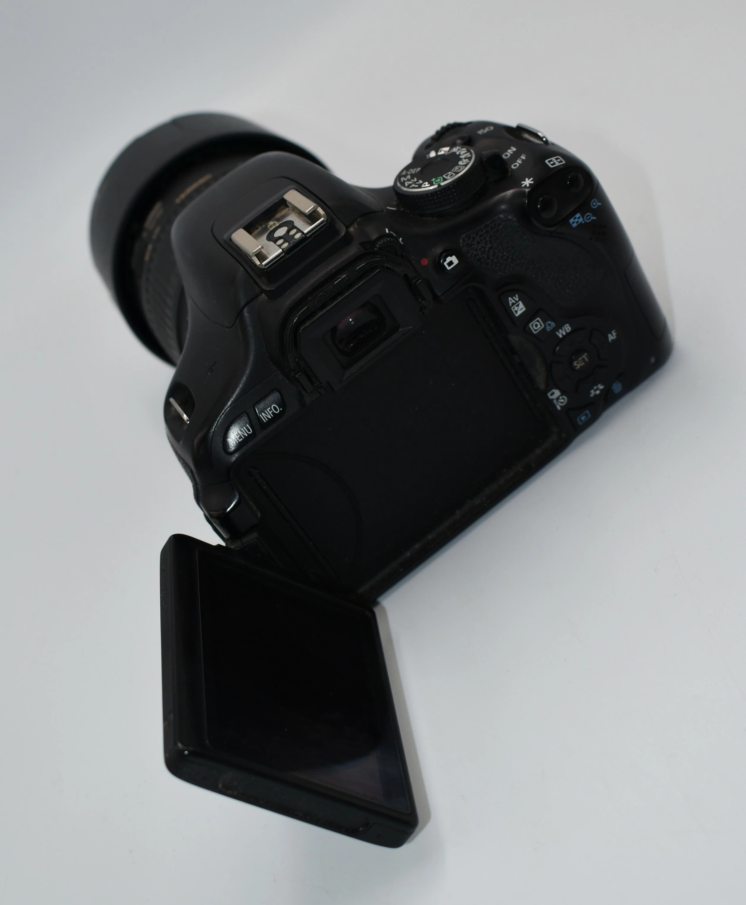 aparat-canon-eos-600d-obiektyw-tamron-af-70-300mm-14-56-canon-w-zestawie-814-1