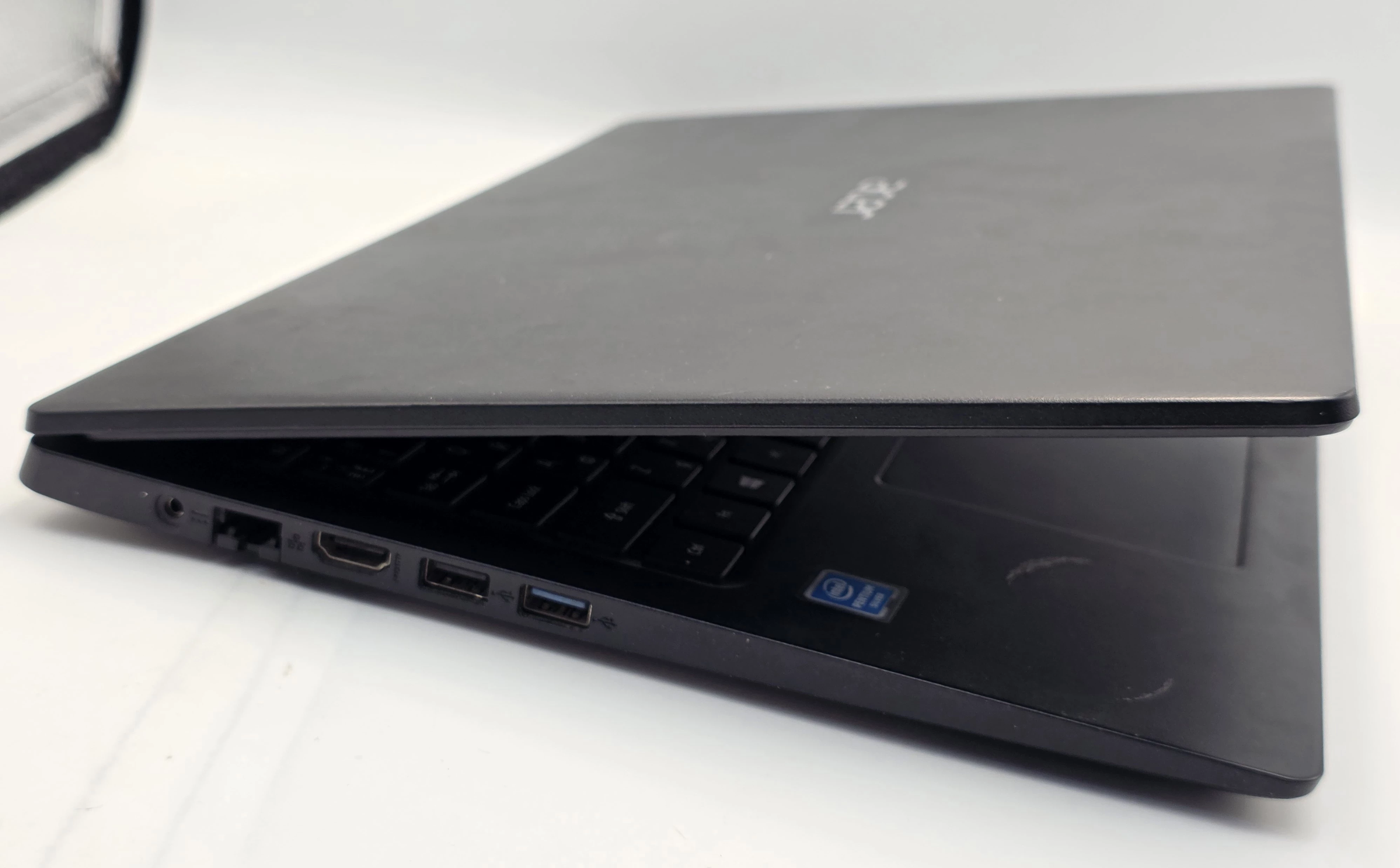 laptop-acer-n19h1-pentium-silver-n50308gb-ramssd-256gb-win-11-pro-opis-przekatna-ekranu-156