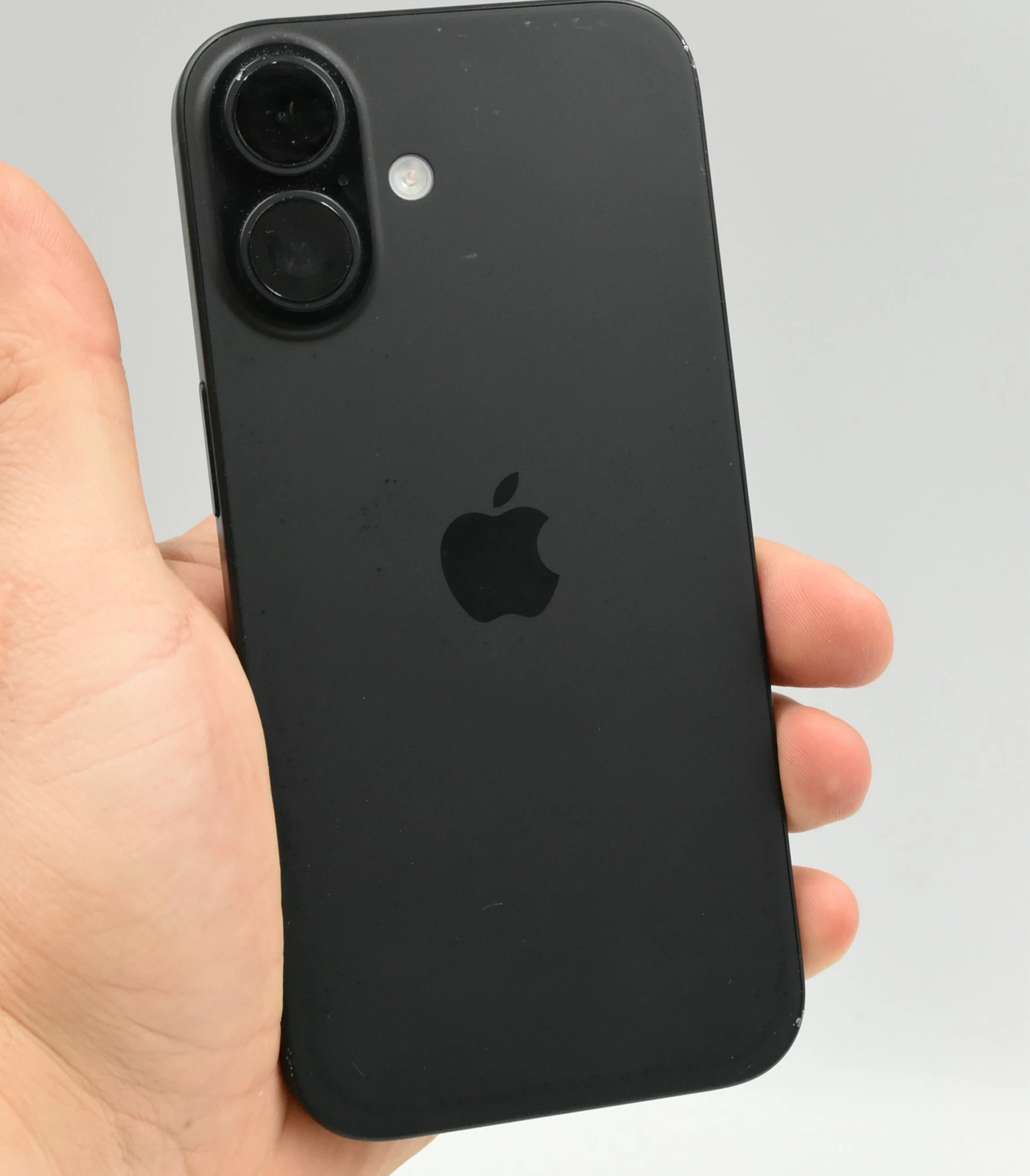 apple-iphone-16-128gb-bateria-97-pamiec-ram-202865-214113