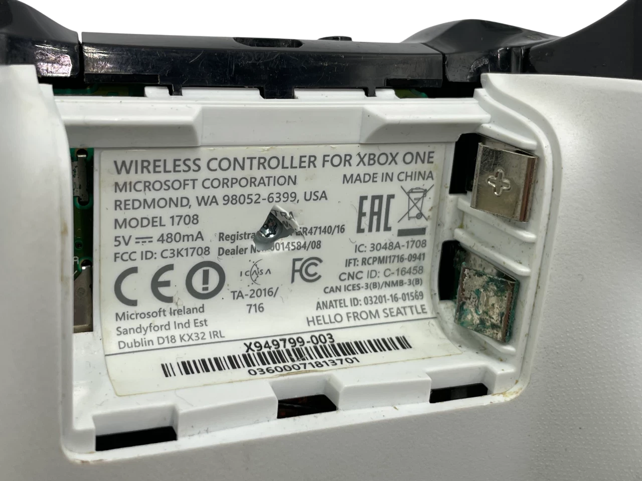 konsola-microsoft-xbox-one-s-model-1681-500gb-4k-pad-opis-stan-11323-2