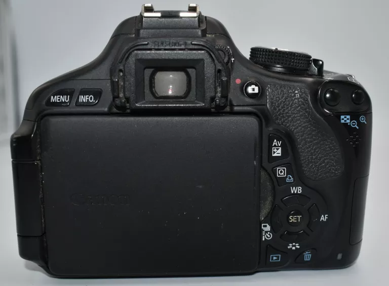 aparat-canon-eos-600d-obiektyw-tamron-af-70-300mm-14-56-canon-rozmiar-matrycy-206882-228774