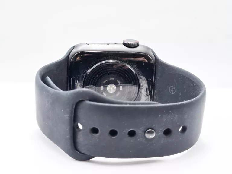 apple-watch-se44mm-lad-model-249460-1791927