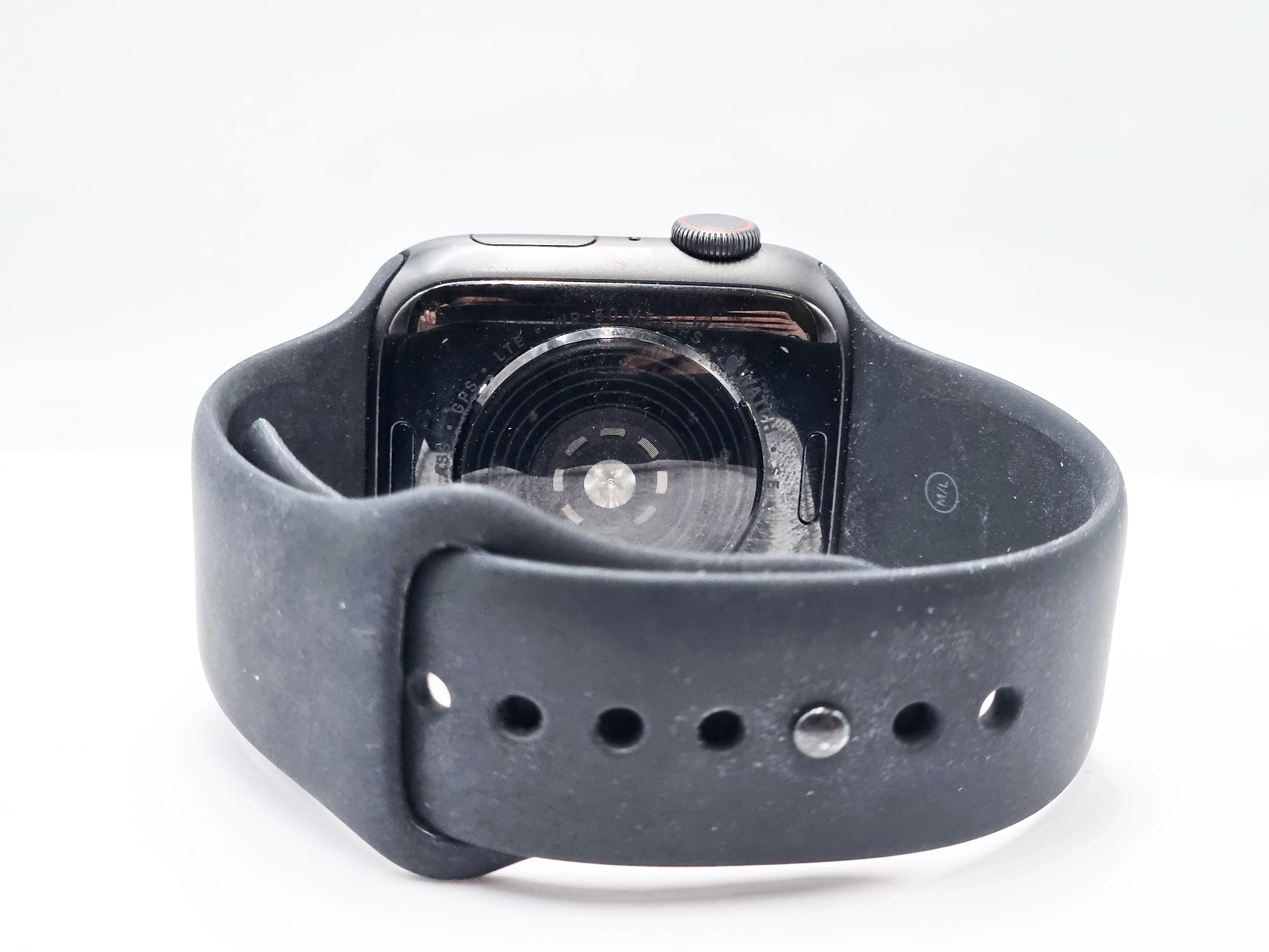 apple-watch-se44mm-lad-model-249460-1791927