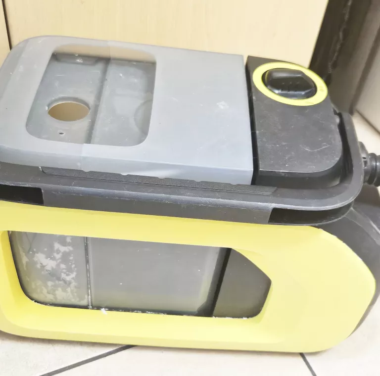 odkurzac-pioracy-karcher-moc-18400