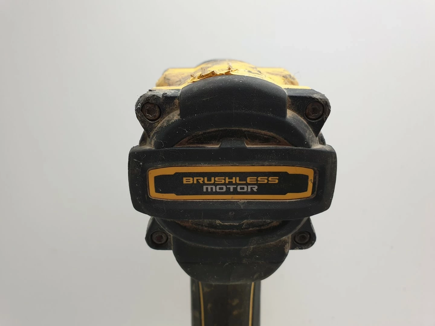 klucz-udarowy-dewalt-dcf-922-18v-akumulator-2ah-predkosc-obrotowa-250000