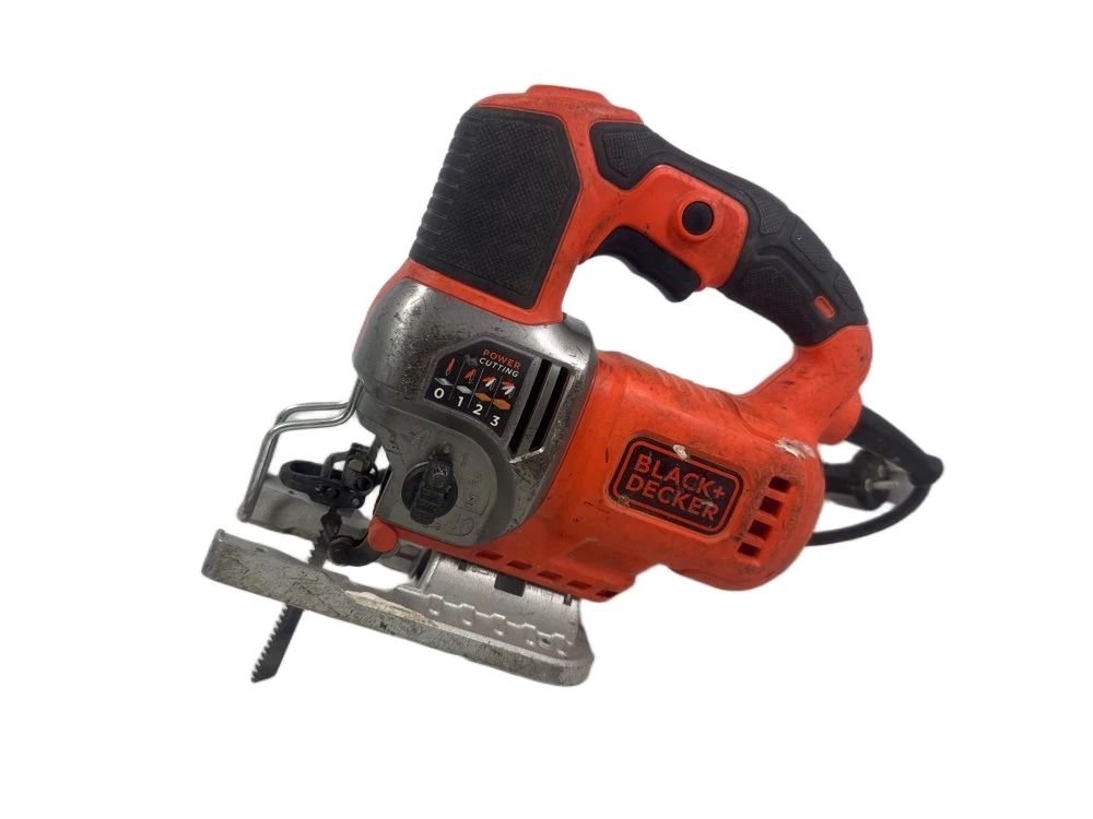 black-decker-wyrzynarka-sieciowa-do-drewna-metalu-650w-bes610-zwyciestwa-59-gliwice-g1
