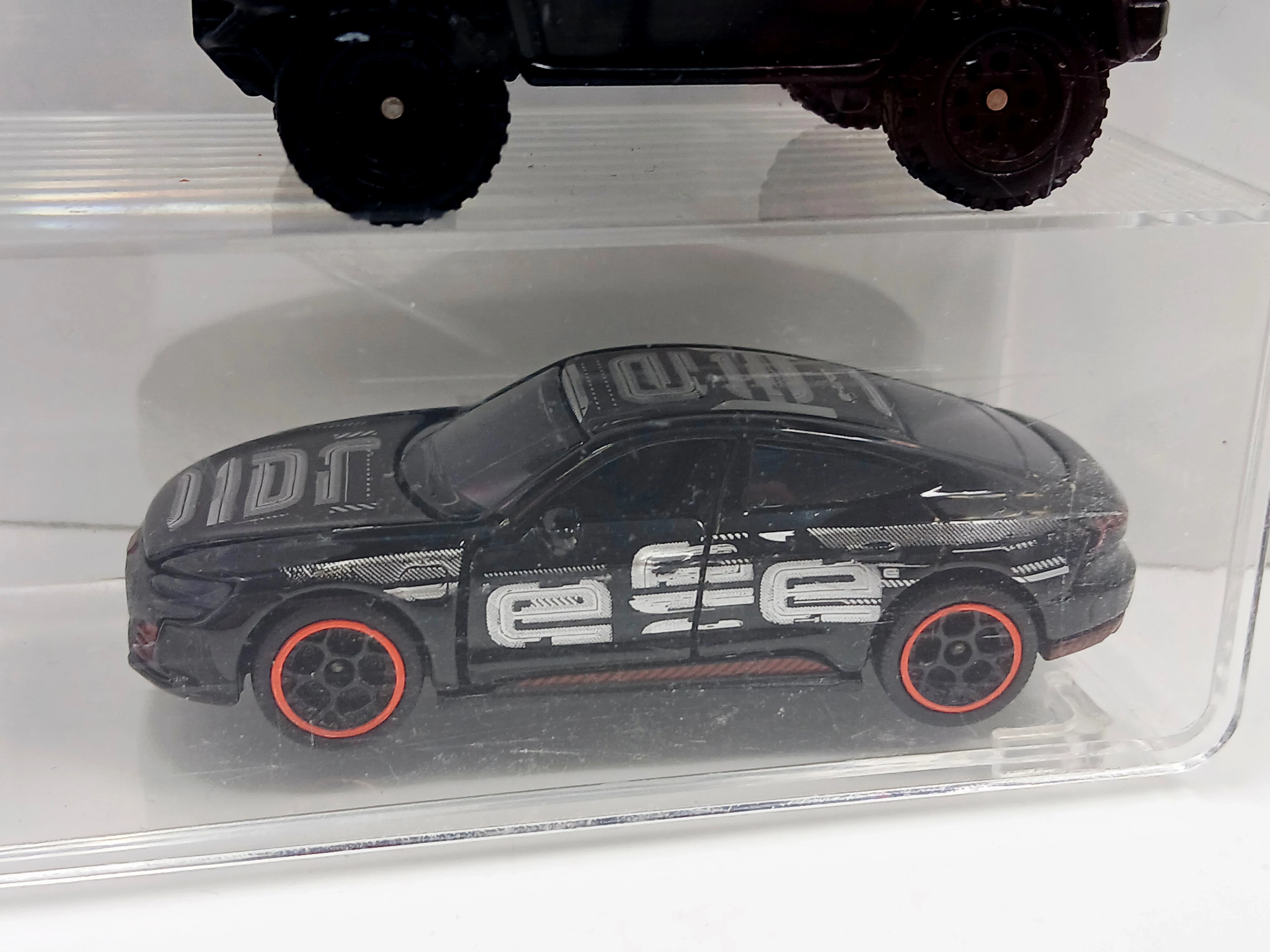 zestaw-samochodow-hot-wheels-w-pudelku-material-18136-8