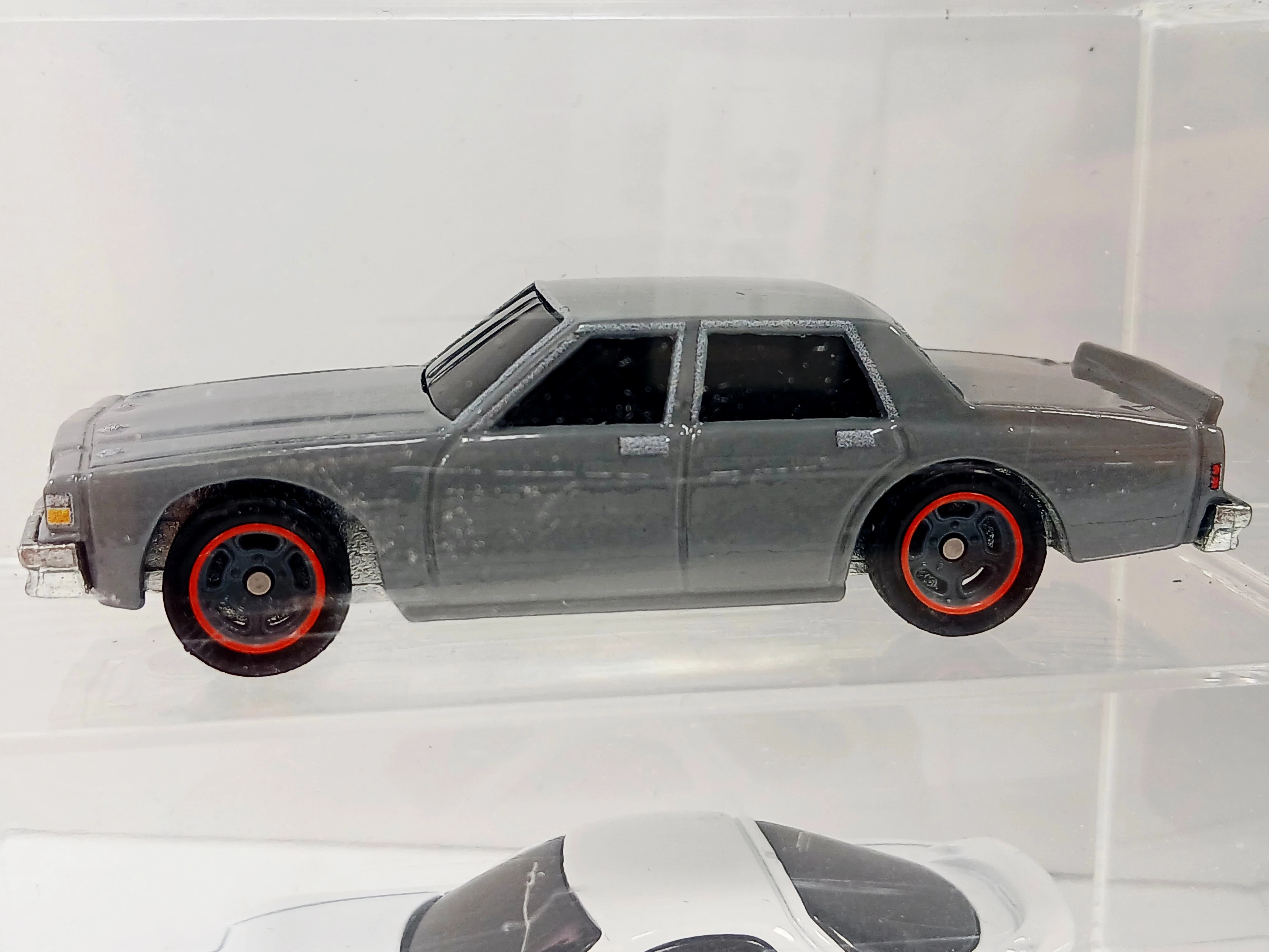 zestaw-samochodow-hot-wheels-w-pudelku-bohater-bajka-127768-1705876