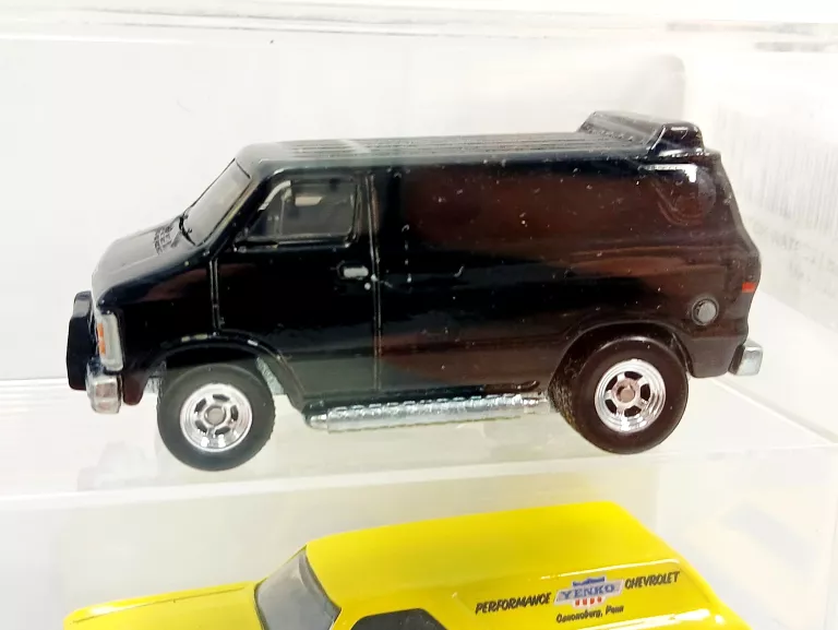 zestaw-samochodow-hot-wheels-w-pudelku-minimalny-wiek-dziecka-250062-1794308