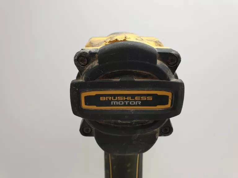 klucz-udarowy-dewalt-dcf-922-18v-akumulator-2ah-predkosc-obrotowa-250000