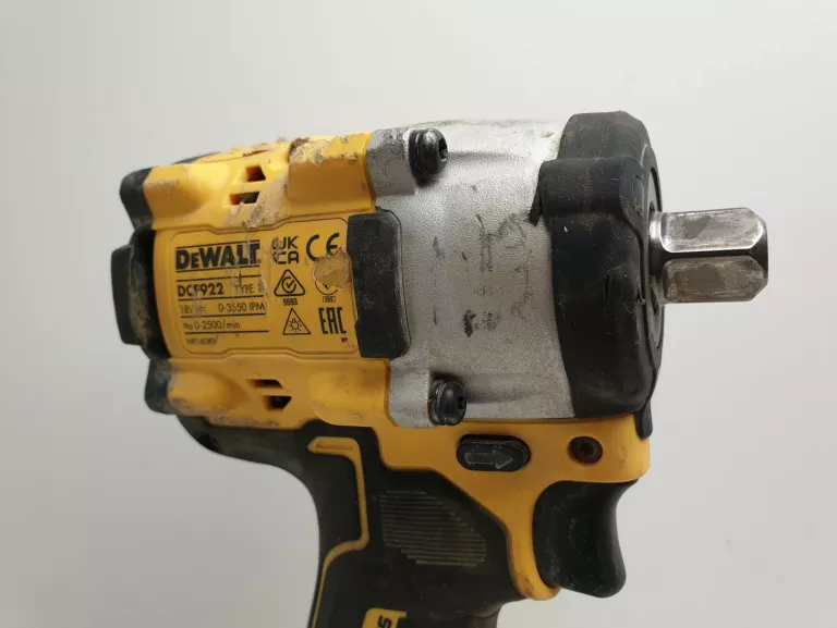 klucz-udarowy-dewalt-dcf-922-18v-akumulator-2ah-maksymalny-moment-obrotowy-406