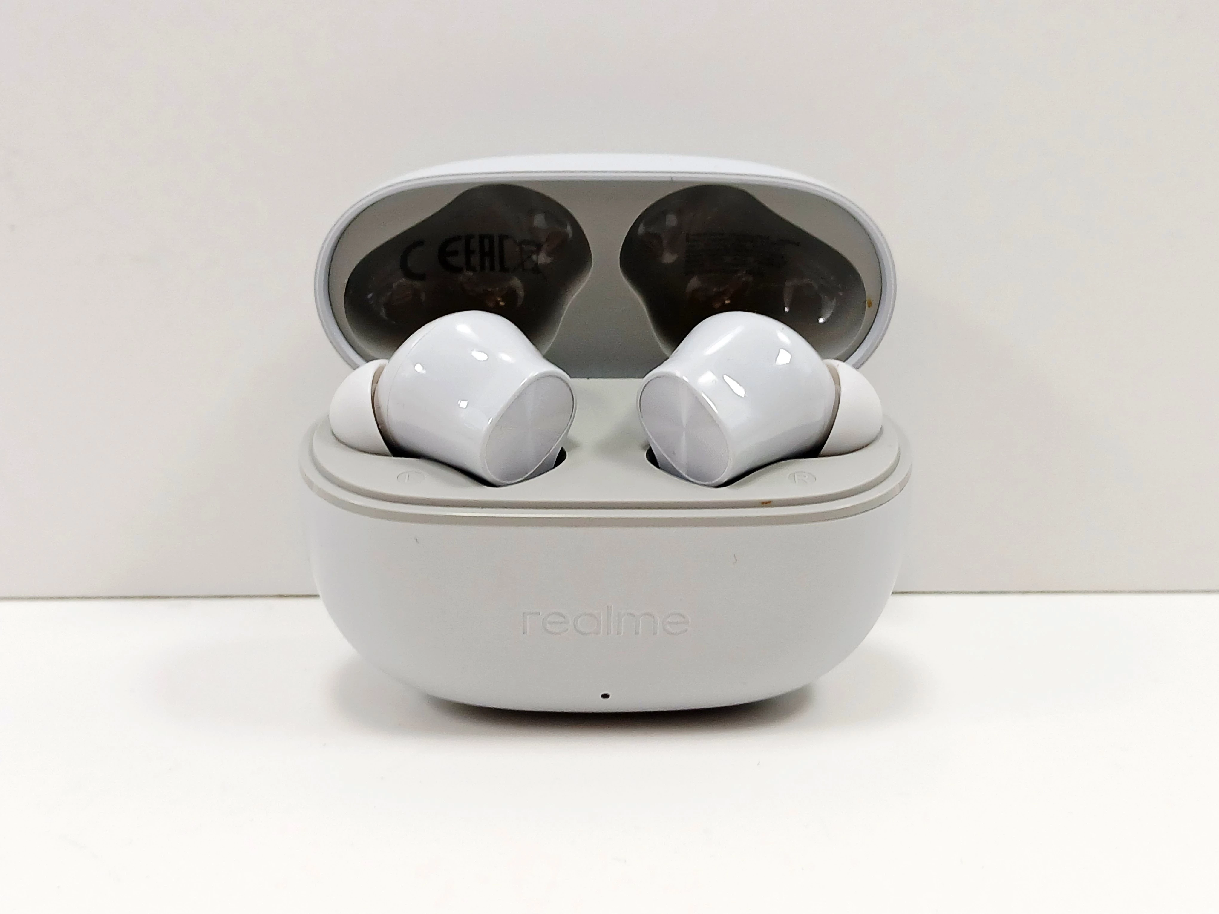 sluchawki-realme-buds-t200-lite-polwiejska-13-poznan-ska-x