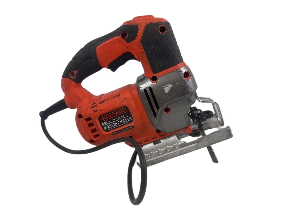 black-decker-wyrzynarka-sieciowa-do-drewna-metalu-650w-bes610-ean-gtin-5035048711538