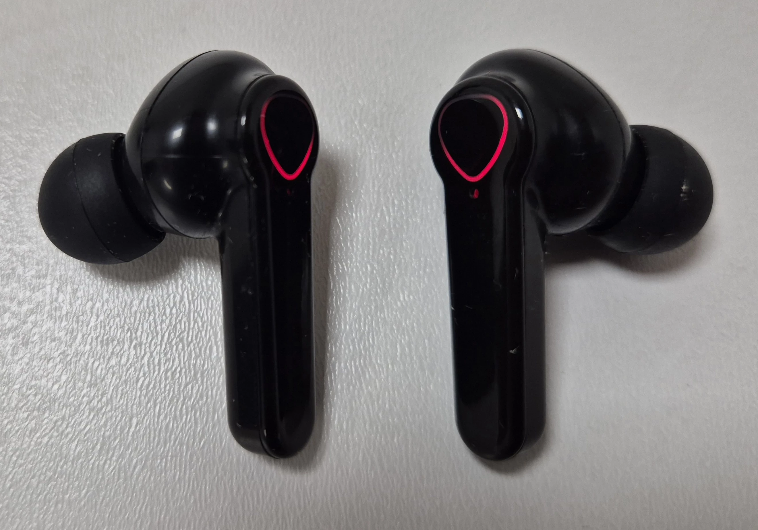 sluchawki-bezprzewodowe-tws-2411-transmisja-sygnalu-203713-217785