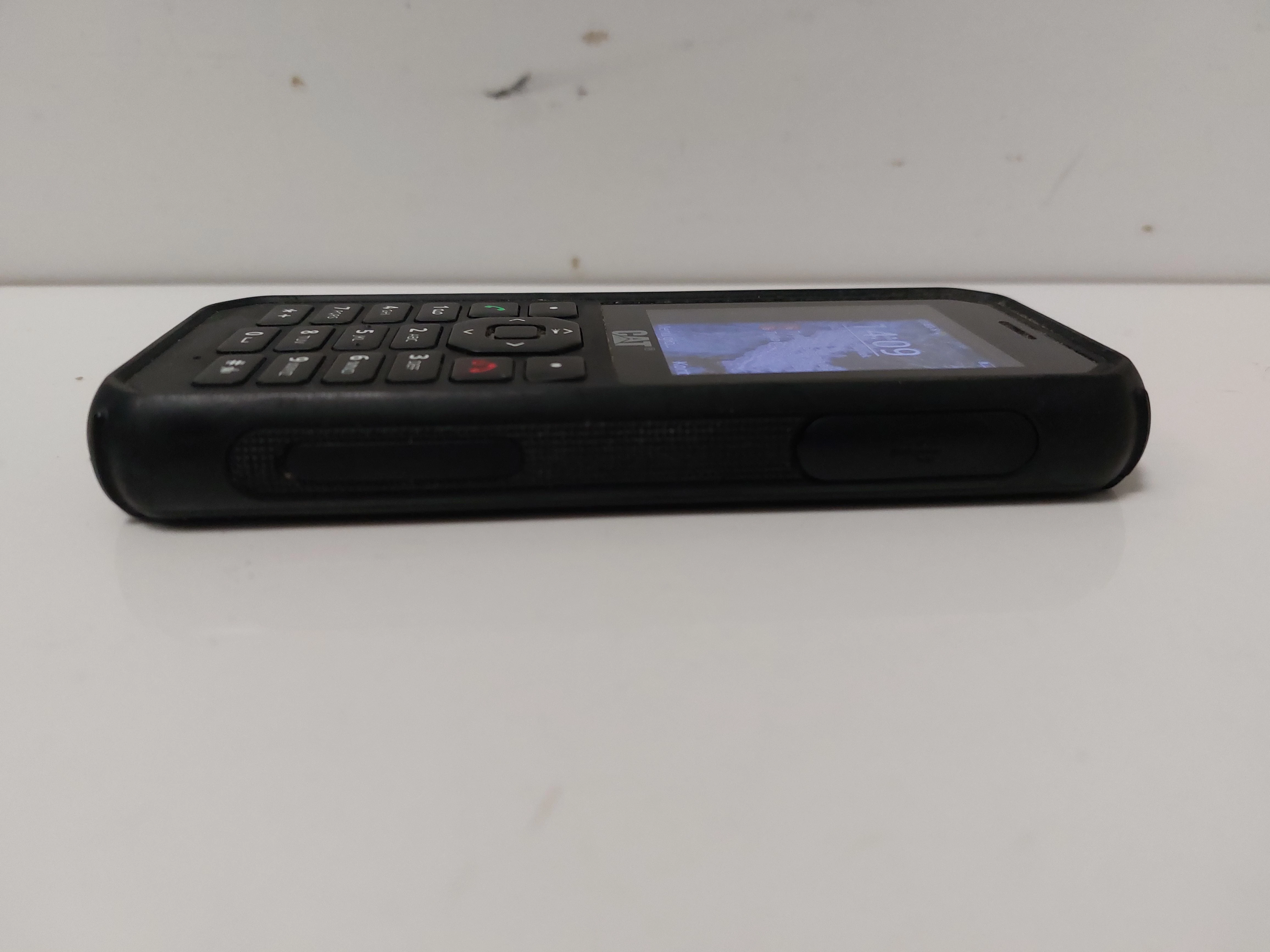 telefon-komorkowy-cat-phones-b40-64-mb-128-mb-4g-przekatna-ekranu-240