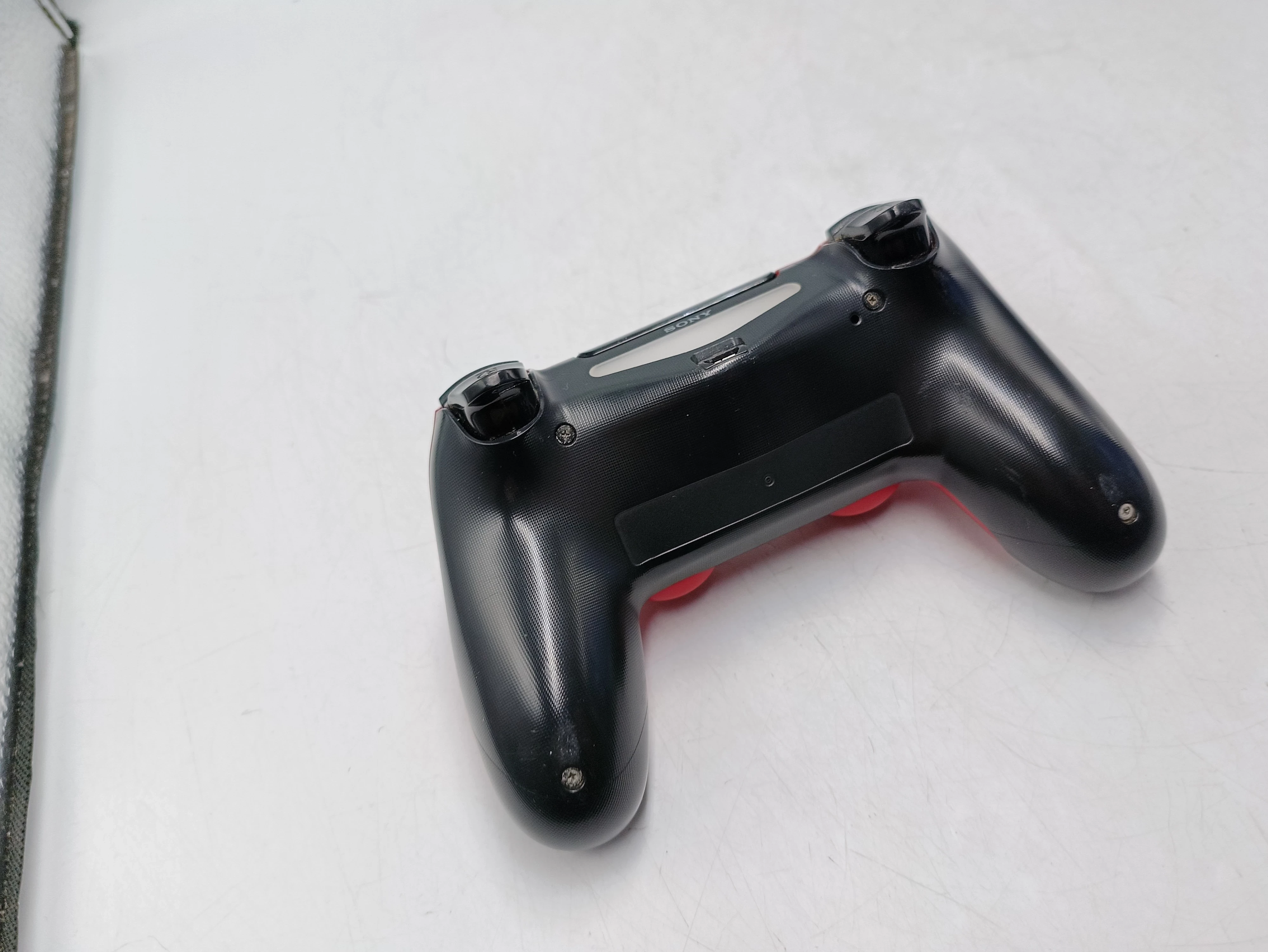 pad-do-playstation-4-czerwony-ean-gtin-6931950328217