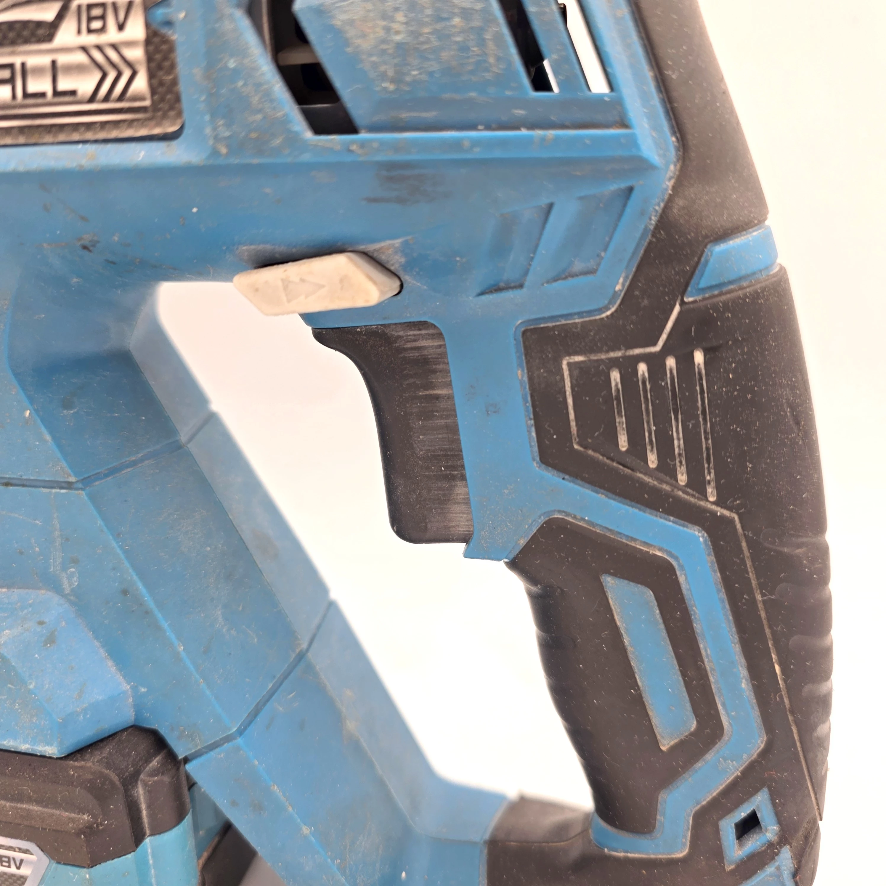 mlotowiertarka-dedra-ded-7048-18v-sds-plus-akumulator-40-ah-stan-11323-2