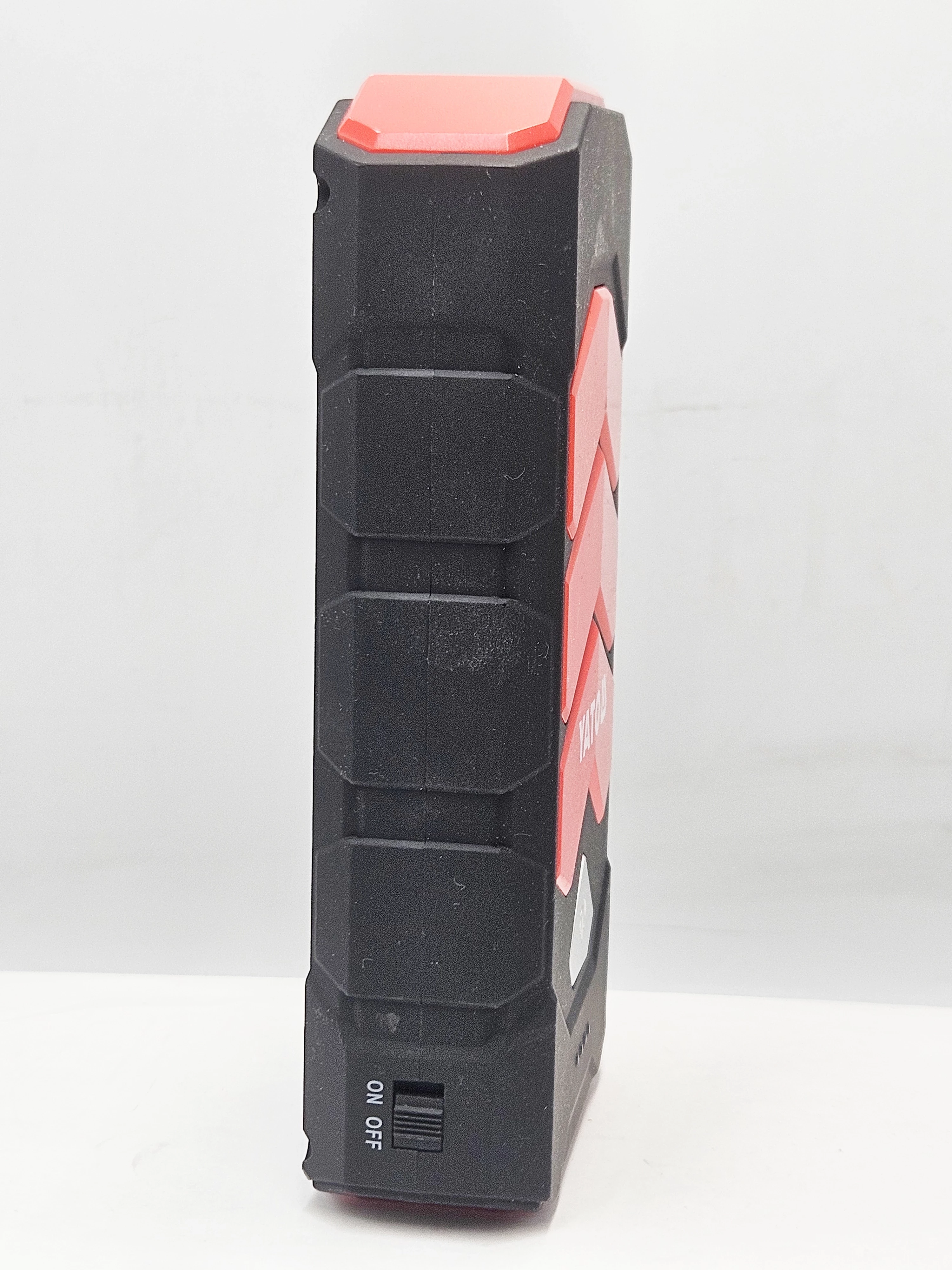 urzadzenie-rozruchowe-yato-yt-83081-9000mah-powerbank-stan-11323-2